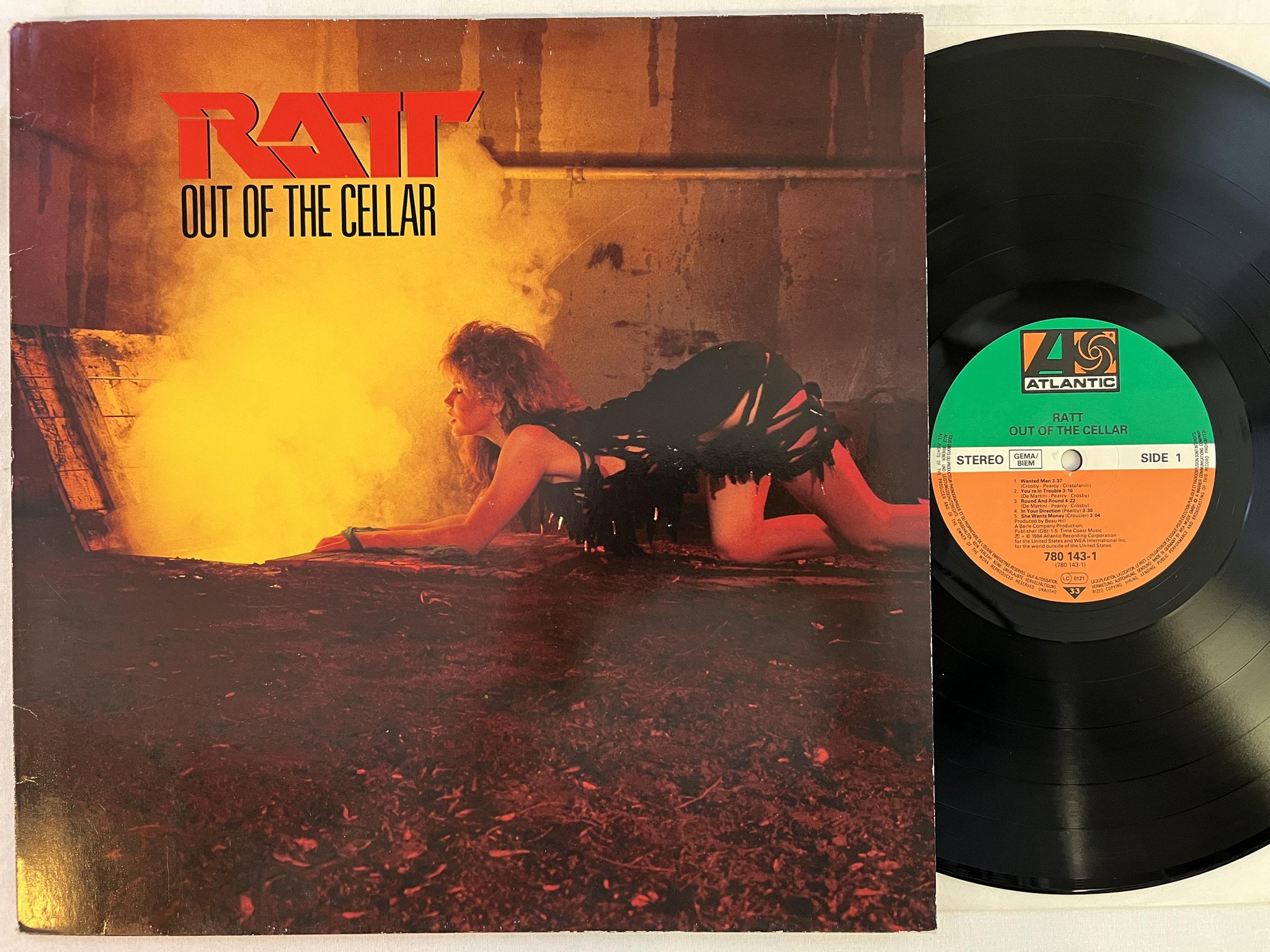 Omslagsbild för skivan RATT out of the cellar LP Ger ATLANTIC 780 143-1