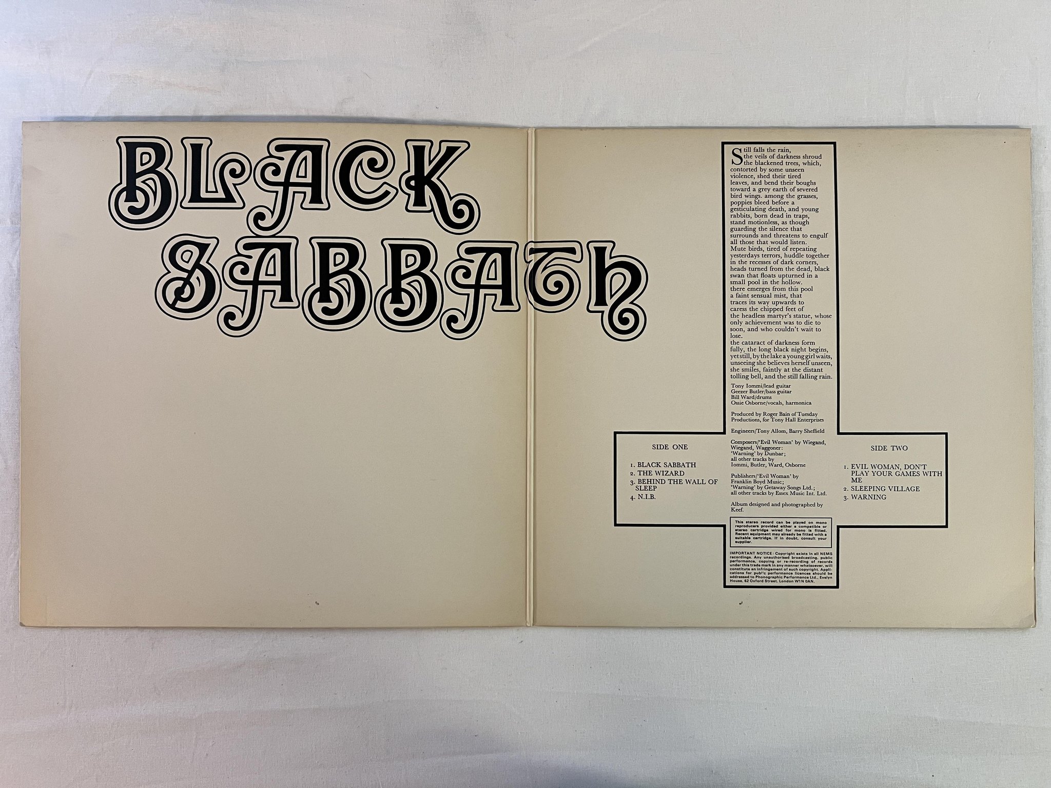 Omslagsbild för skivan BLACK SABBATH s/t LP -76 UK NEMS NEL 6002