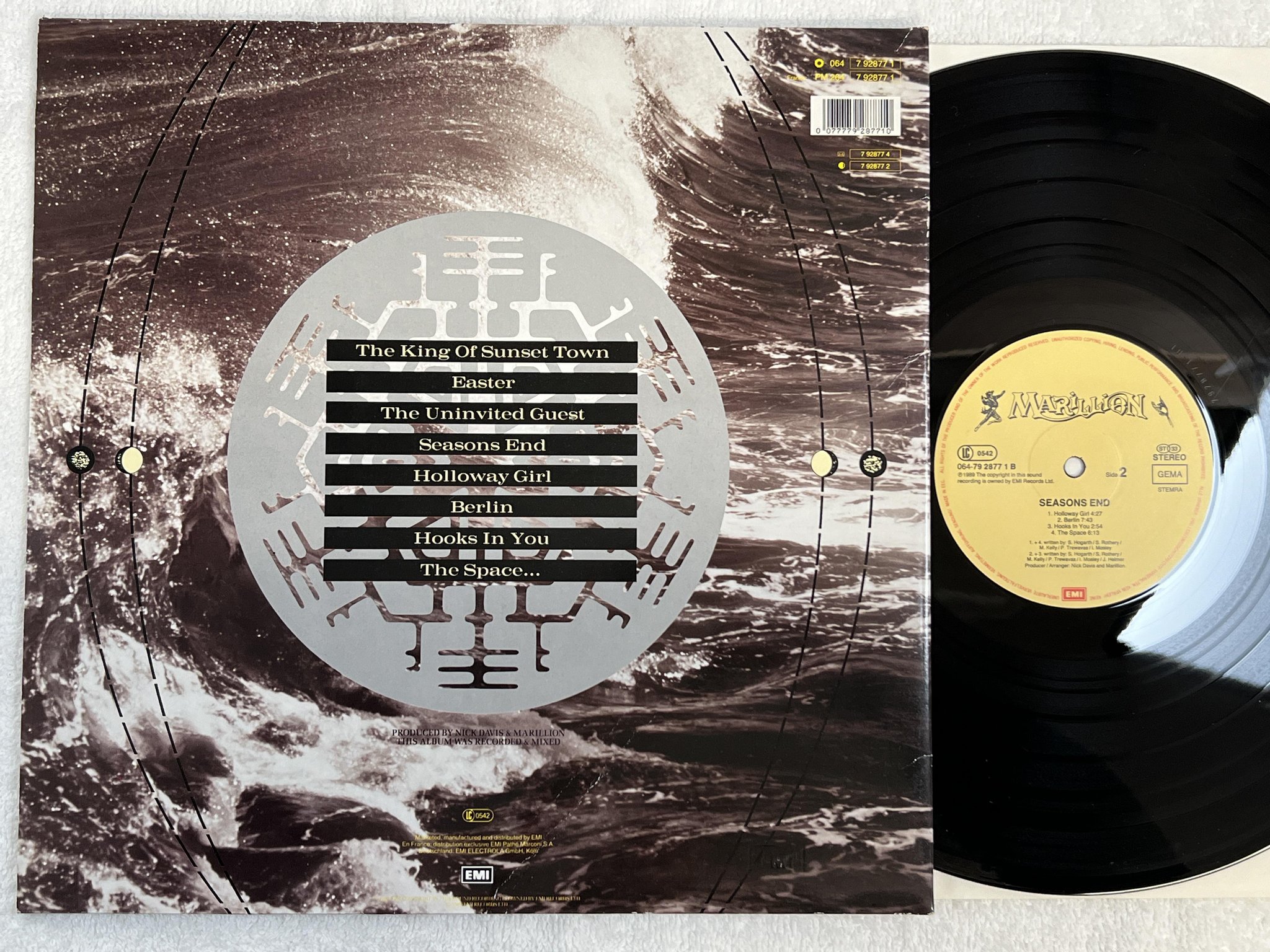 Omslagsbild för skivan MARILLION seasons end LP -89 Ger EMI 064-7928771