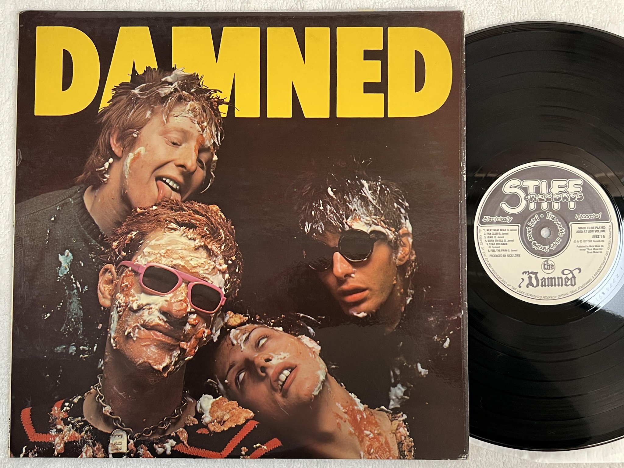 Omslagsbild för skivan THE DAMNED Damned Damned DamnedLP -77 UK STIFF SEEZ 1 *** RARE PUNK ***