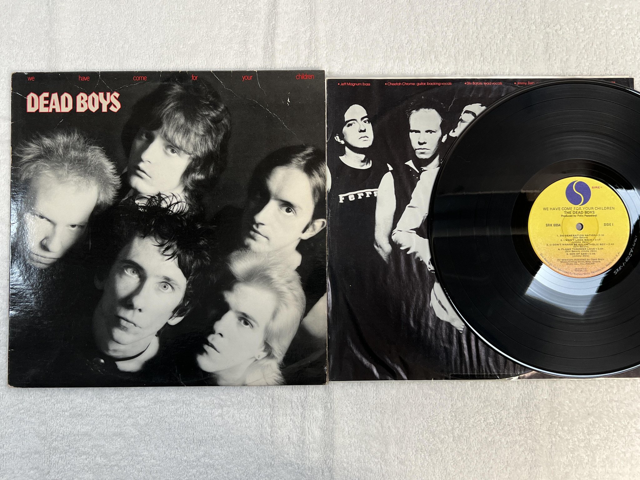 Omslagsbild för skivan THE DEAD BOYS We Have Come For Your Children LP -78 US SIRE SRK 6054