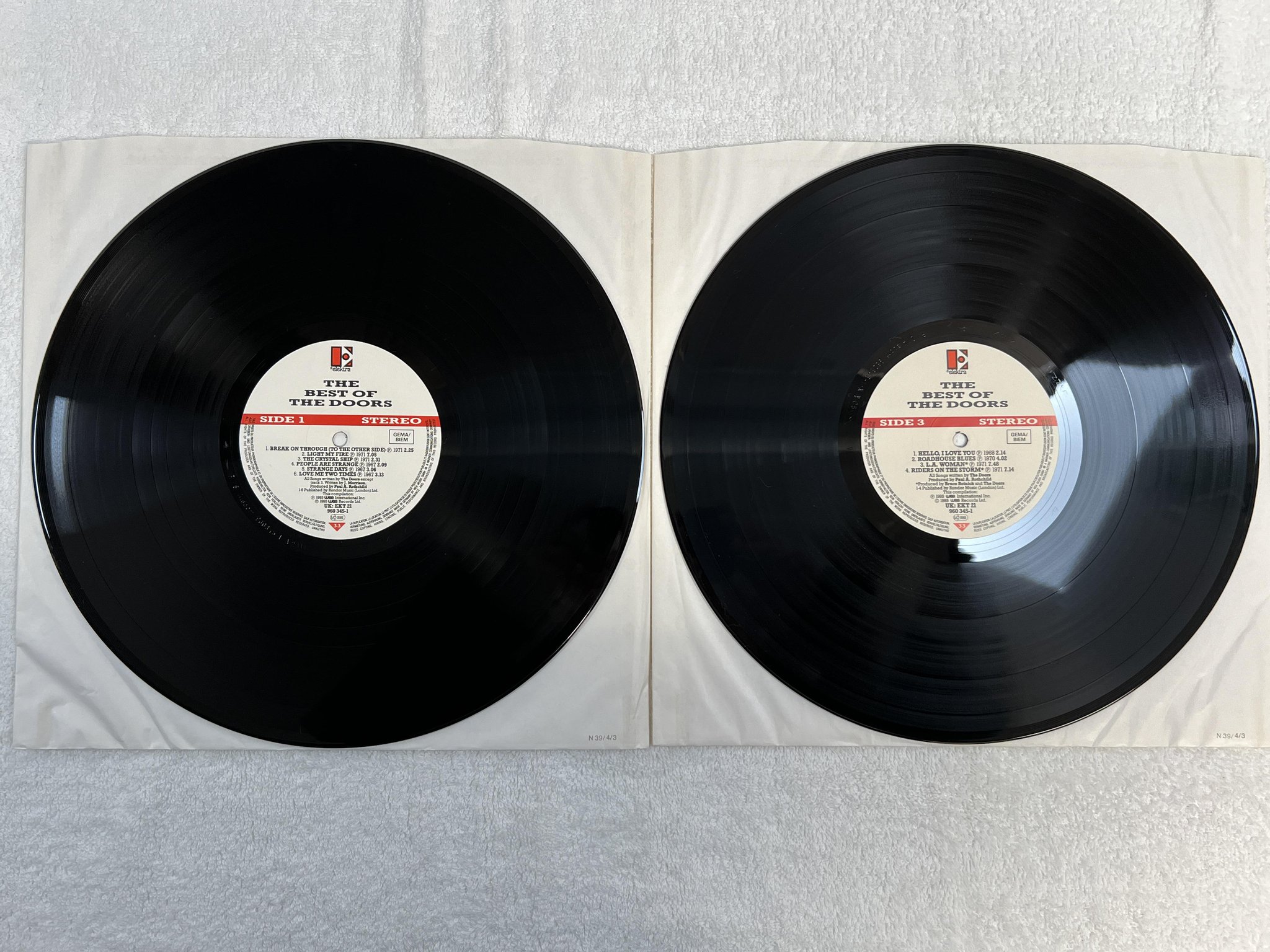 Omslagsbild för skivan THE DOORS The Best Of The Doors 2xLP -85 Ger ELEKTRA 960 345-1