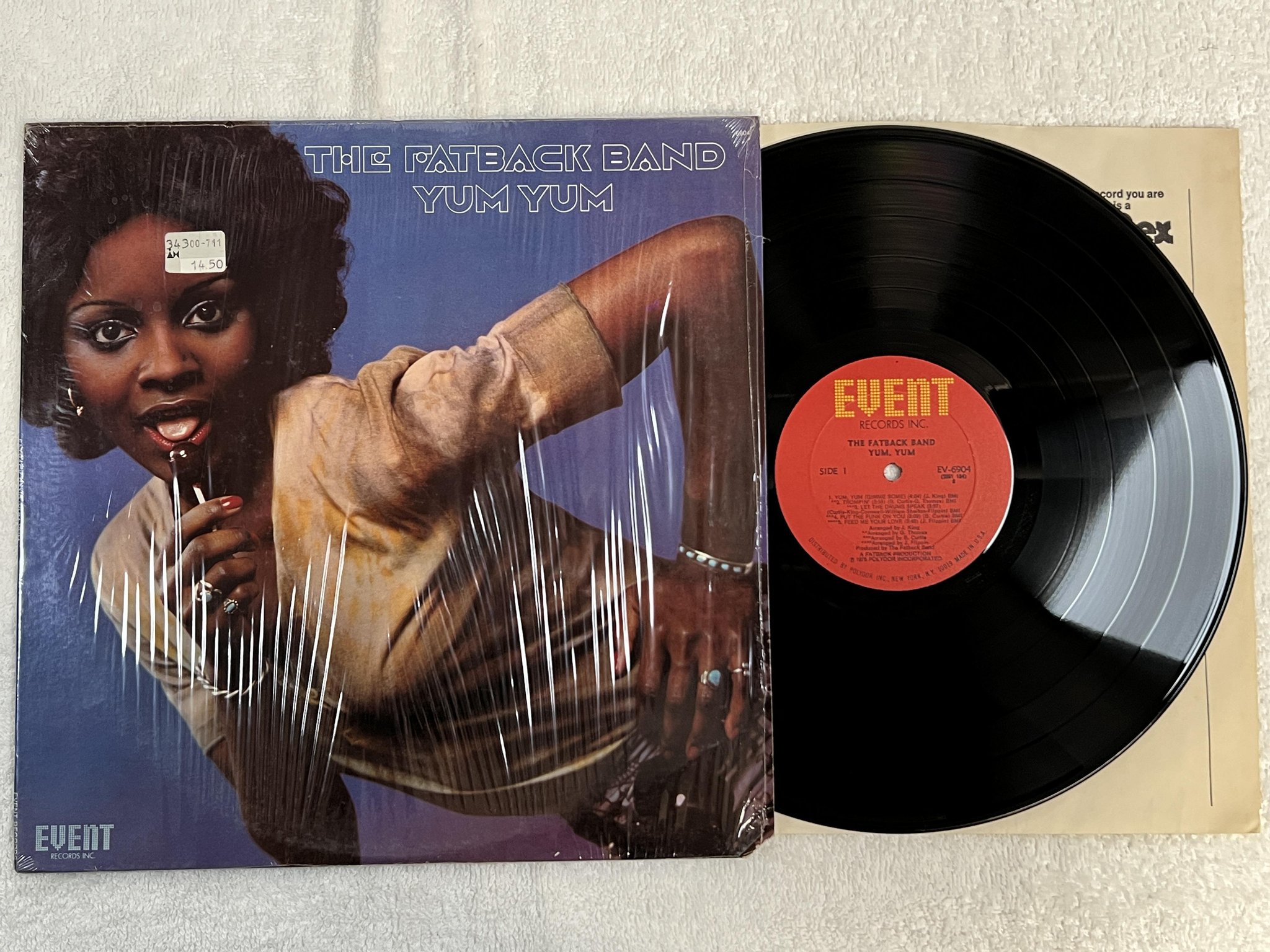 Omslagsbild för skivan THE FATBACK BAND yum yum LP -75 US EVENT EV-6904 *** CLASSIC ***