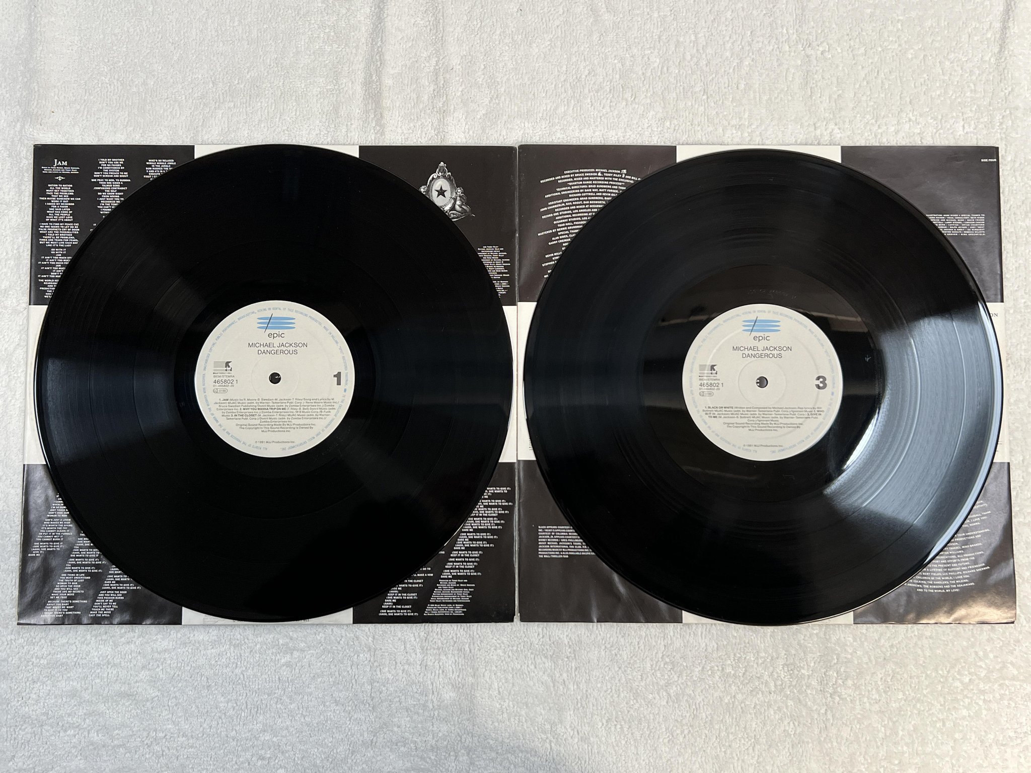 Omslagsbild för skivan MICHAEL JACKSON dangerous 2xLP -91 Hol EPIC 465802 1