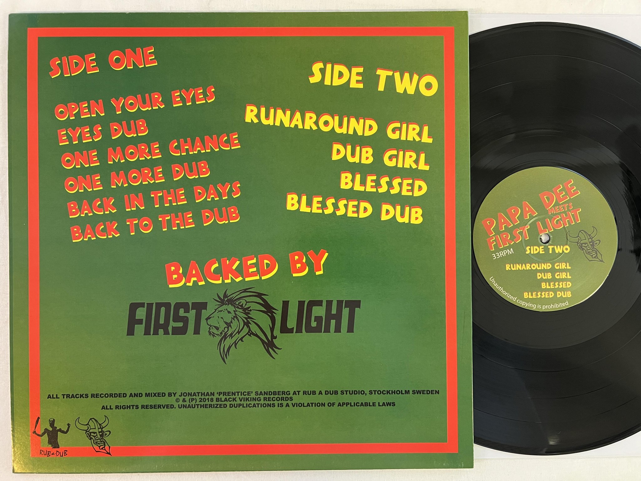 Omslagsbild för skivan PAPA DEE Meets FIRST LIGHT Showcase LP Vol 1 LP 2018 black viking BVR2