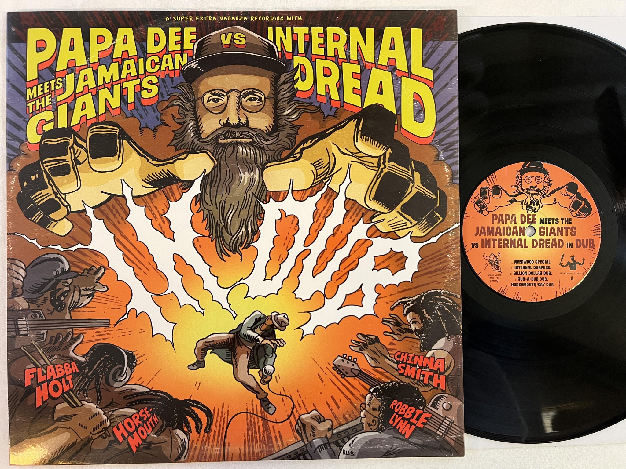 Omslagsbild för skivan PAPA DEE Meets The Jamaican Giants - in dub LP 2018 black viking BVR 001