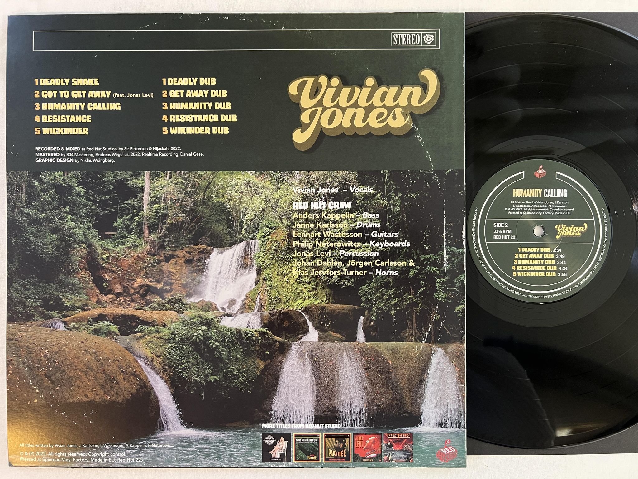 Omslagsbild för skivan VIVIAN JONES Humanity Calling 12"ep 2023 red hut recording studio RED HUT 22