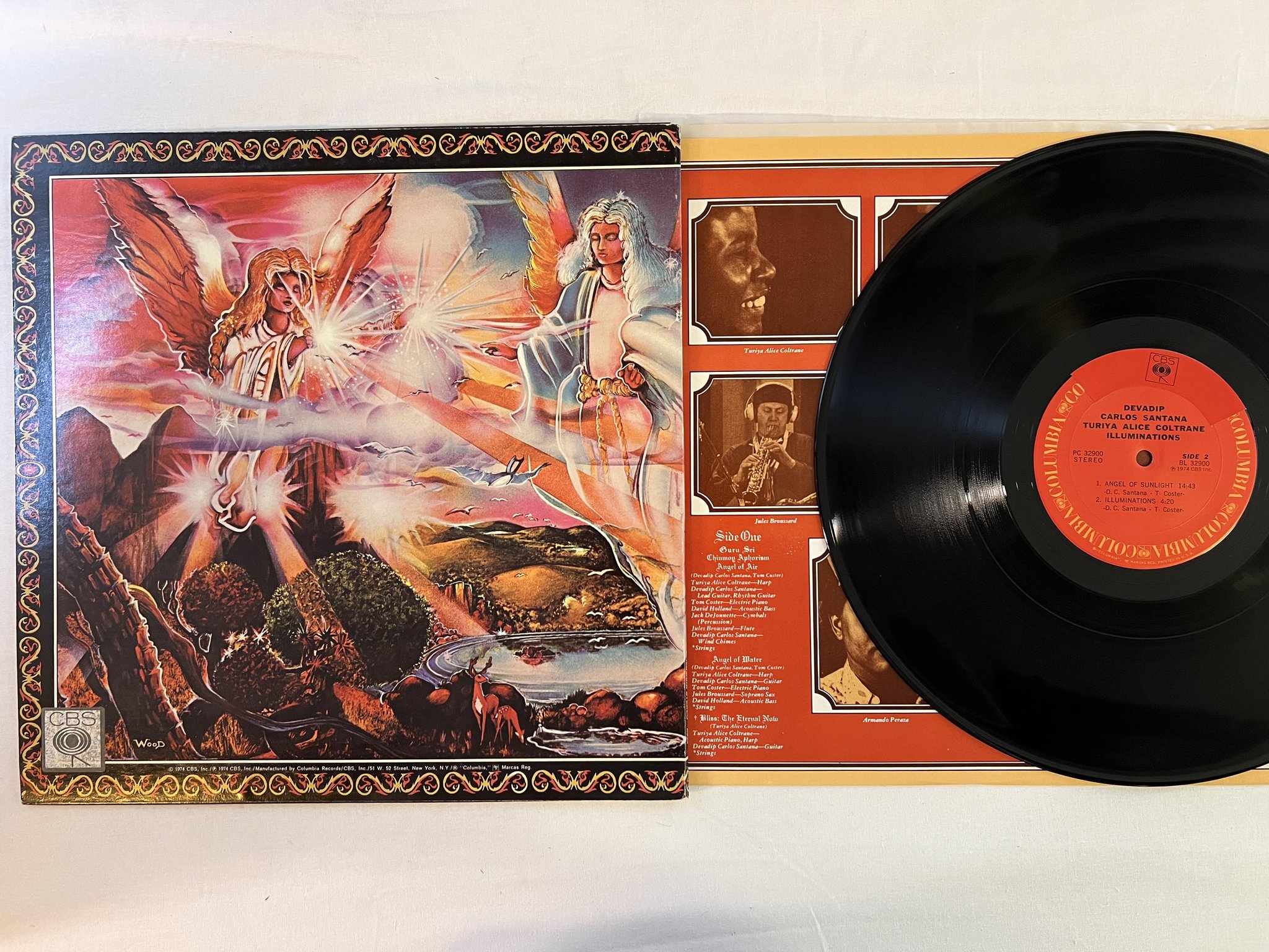 Omslagsbild för skivan CARLOS SANTANA / ALICE COLTRANE illuminations LP -74 US COLUMBIA/CBS PC 32900