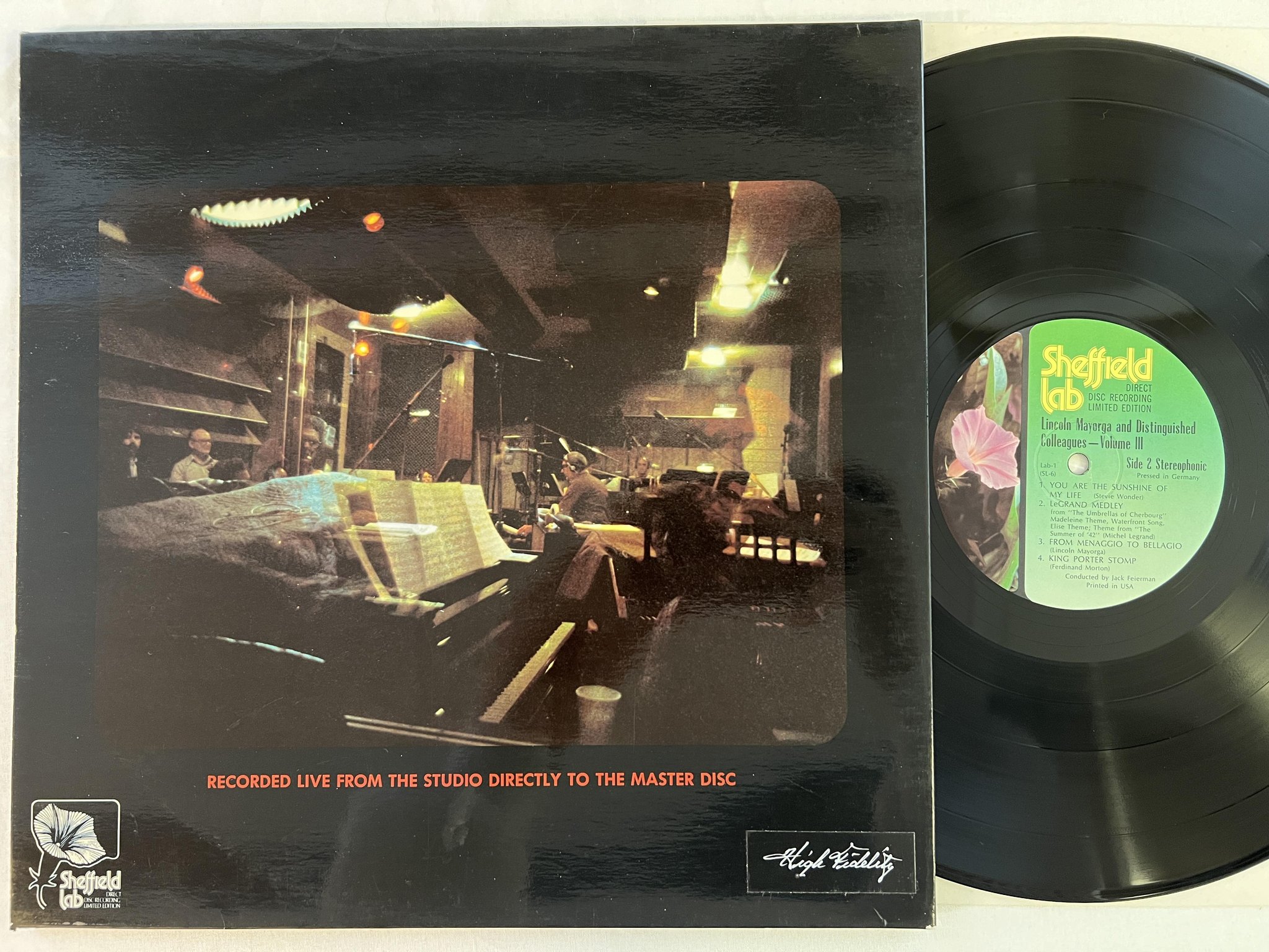 Omslagsbild för skivan LINCOLN MAYORGA & DISTINGUISHED COLLEAGUES VOL III LP SHEFFILED LAB LAB-1