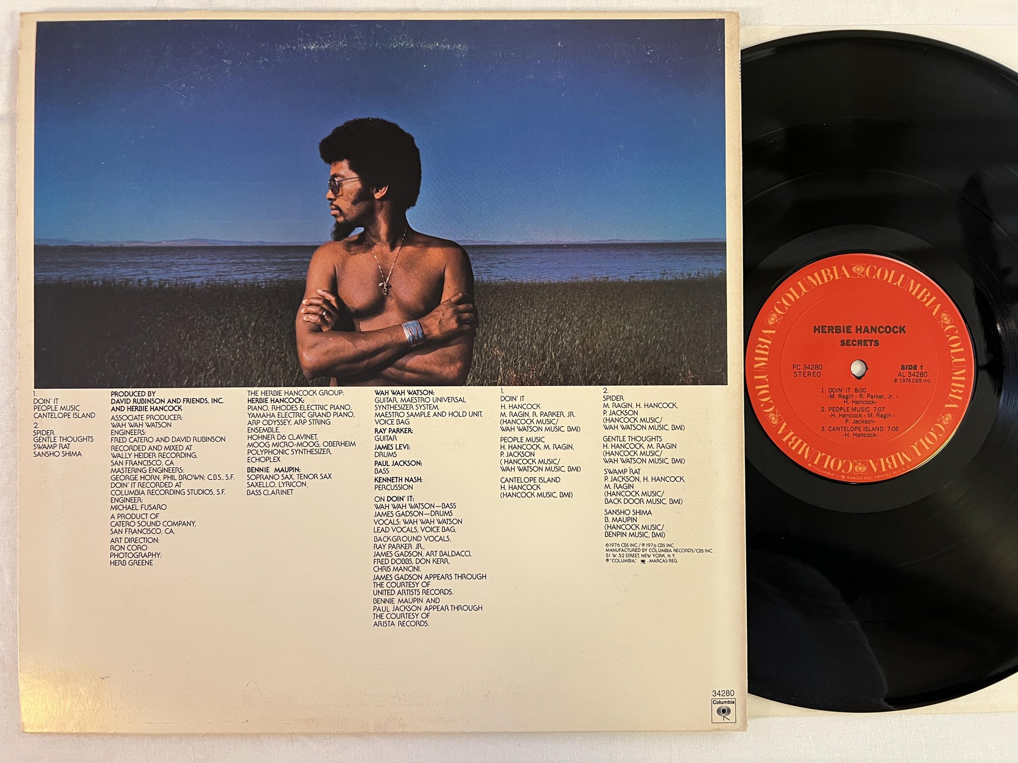 Omslagsbild för skivan HERBIE HANCOCK secrets LP -76 US COLUMBIA PC 34280