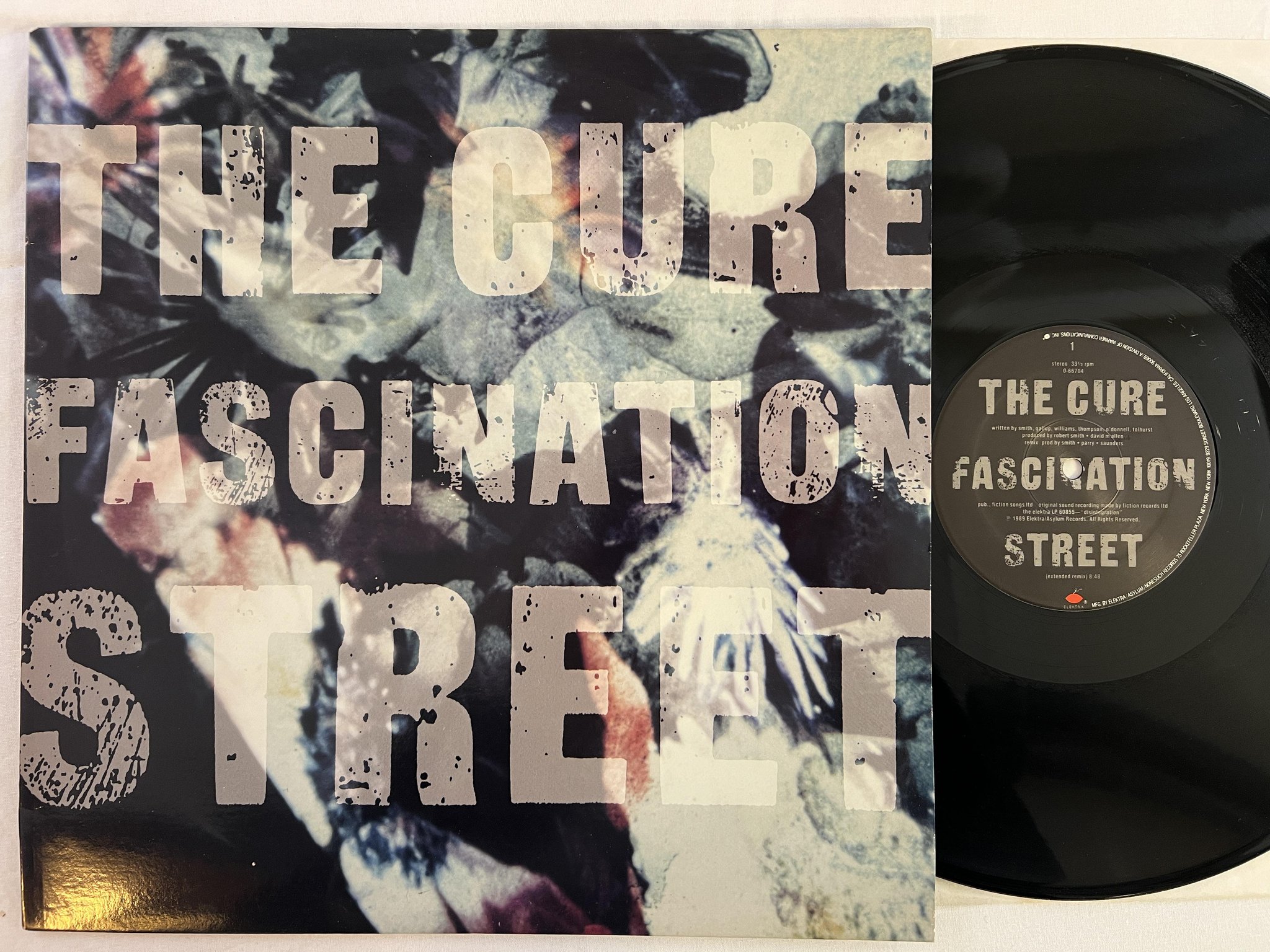 Omslagsbild för skivan THE CURE fascination street 12" -89 Can ELEKTRA 9667040