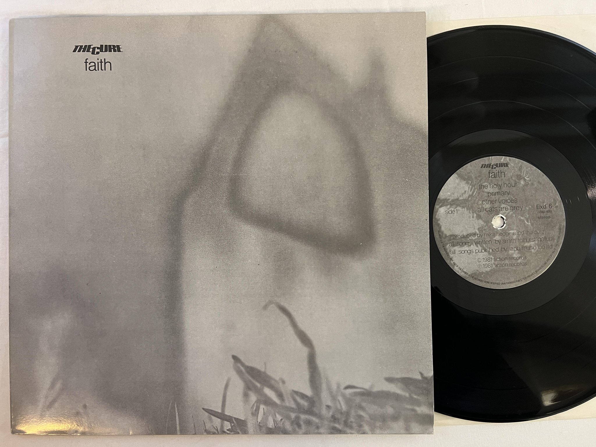 Omslagsbild för skivan THE CURE faith LP -81 UK FICTION fix 6