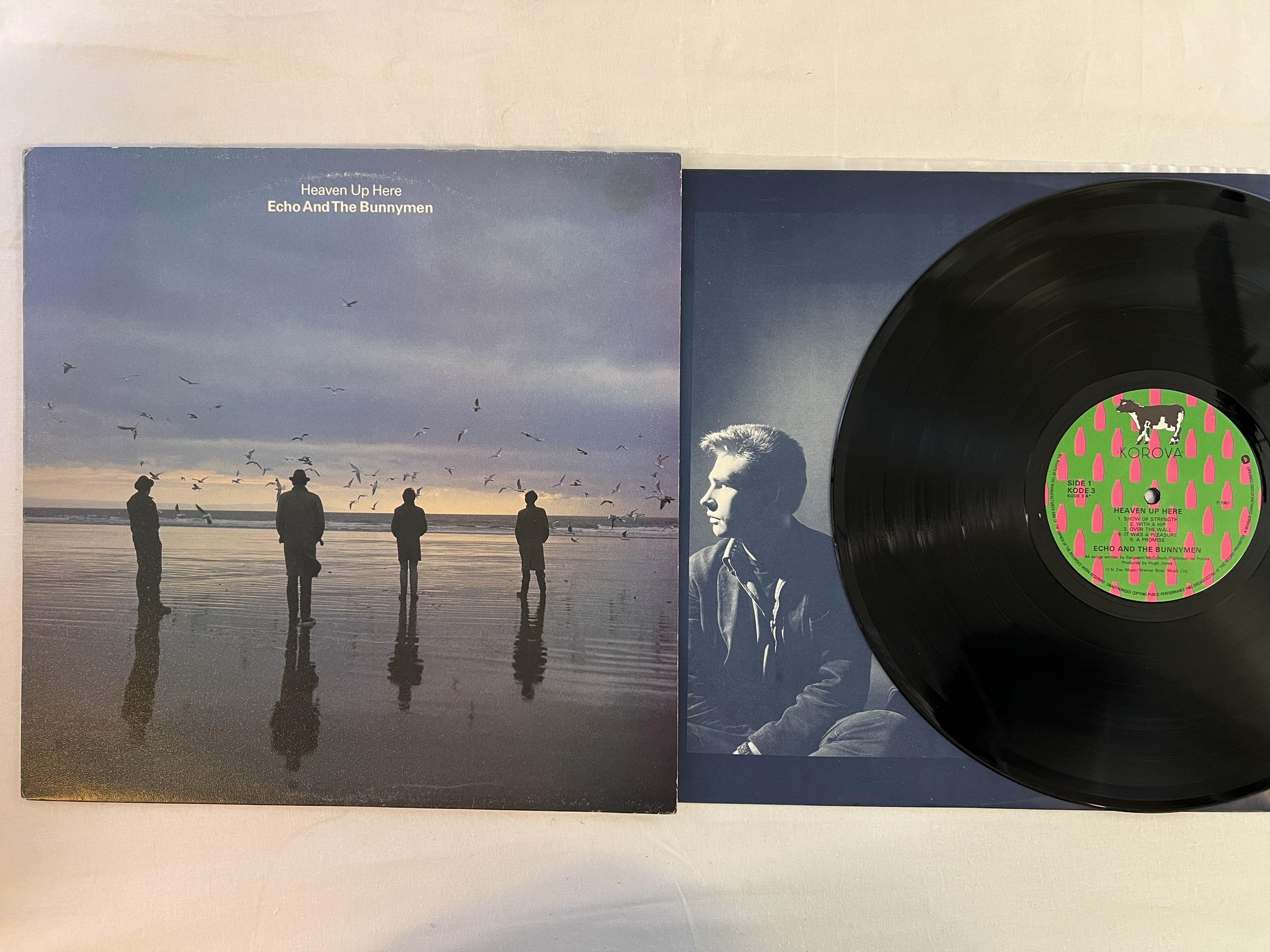 Omslagsbild för skivan ECHO AND THE BUNNYMEN heaven up here LP -81 KOROVA KODE 3