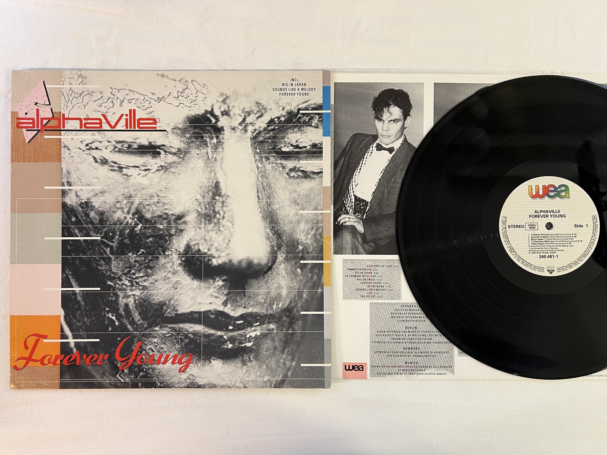 Omslagsbild för skivan ALPHAVILLE forever young LP -84 Ger WEA 240481-1