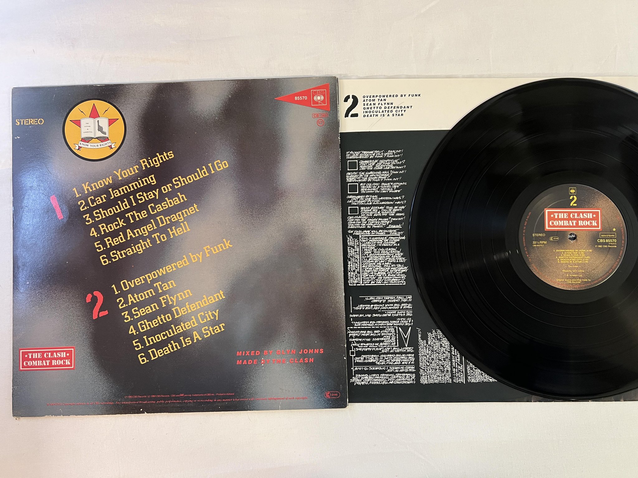 Omslagsbild för skivan THE CLASH combat rock LP -82 Hol CBS 85570