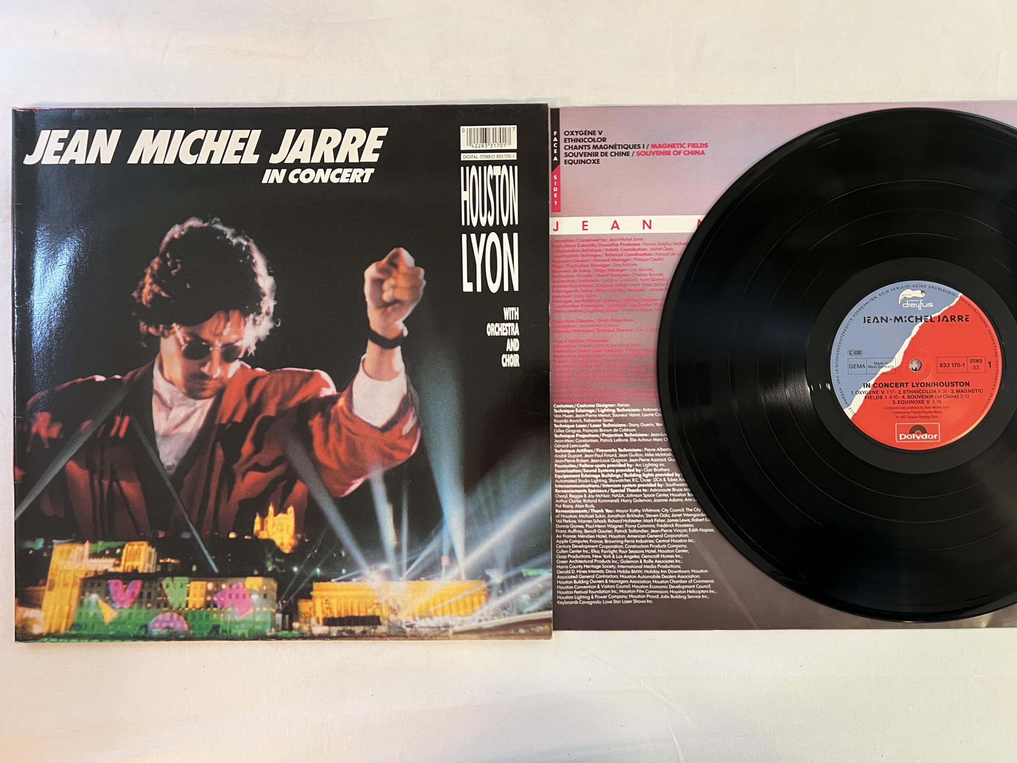 Omslagsbild för skivan JEAN-MICHAEL JARRE in concert Lyon LP Ger re DREYFUS 833 170-1