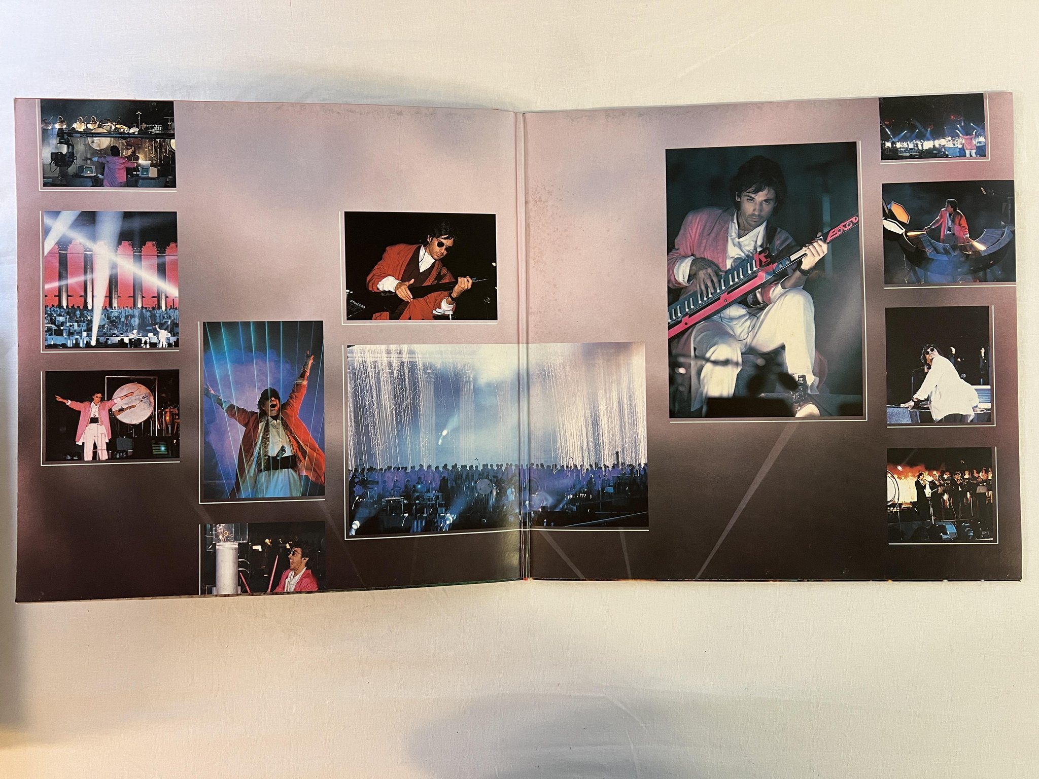 Omslagsbild för skivan JEAN-MICHAEL JARRE in concert Lyon LP Ger re DREYFUS 833 170-1