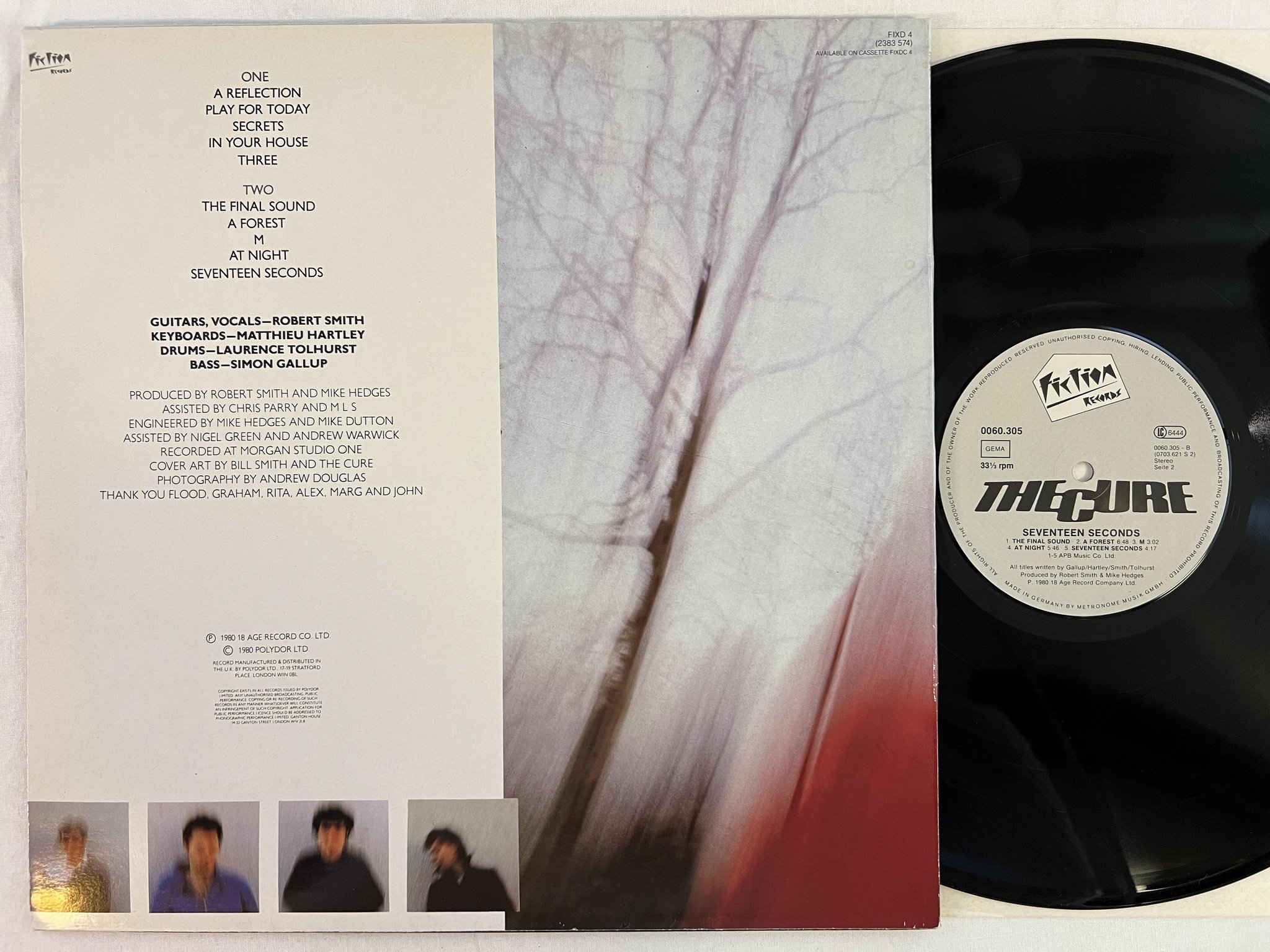Omslagsbild för skivan THE CURE seventeen seconds LP -80 Ger FICTION 0060.305