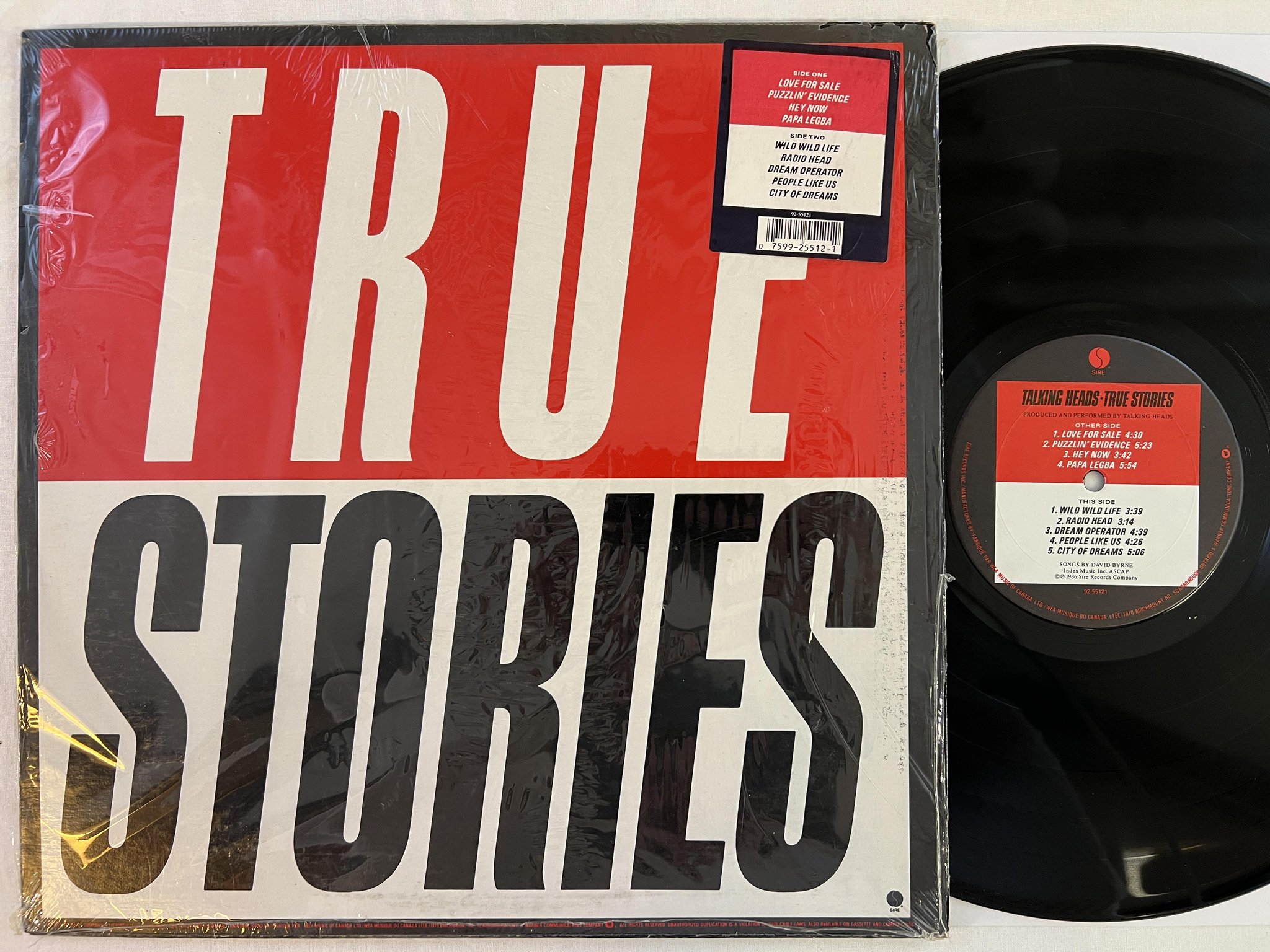 Omslagsbild för skivan TALKING HEADS True Stories LP -86 Can SIRE 92 55121
