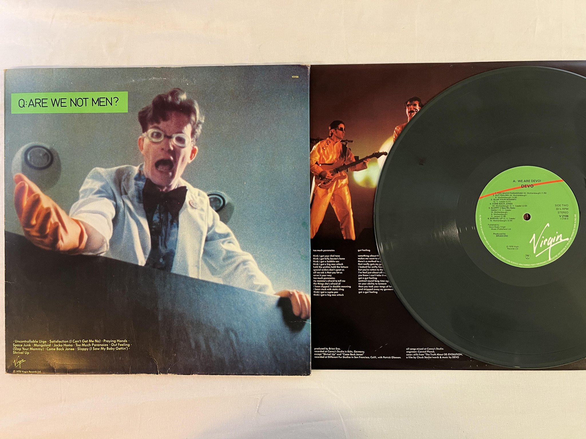 Omslagsbild för skivan DEVO Q: are we not men? LP -78 VIRGIN V2106 *** GREY VINYL ***