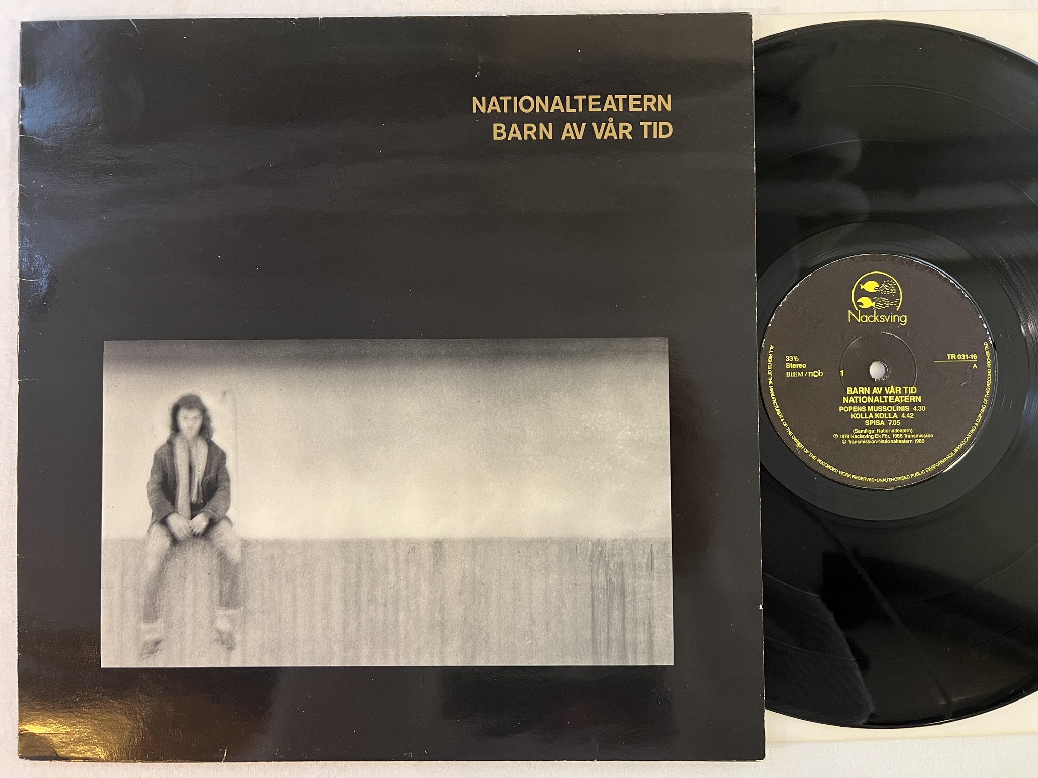 Omslagsbild för skivan NATIONALTEATERN barn av vår tid LP -78 NACKSVING TR 031-16