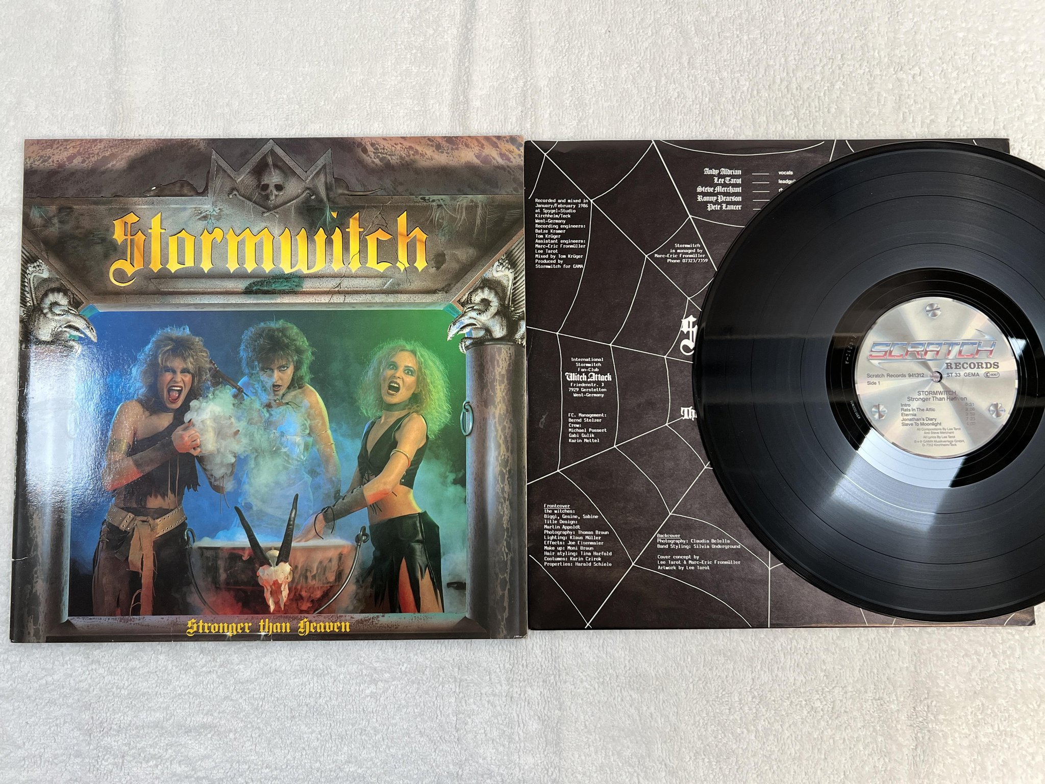 Omslagsbild för skivan STORMWITCH stronger than heaven LP -86 Ger SCRATCH 941312
