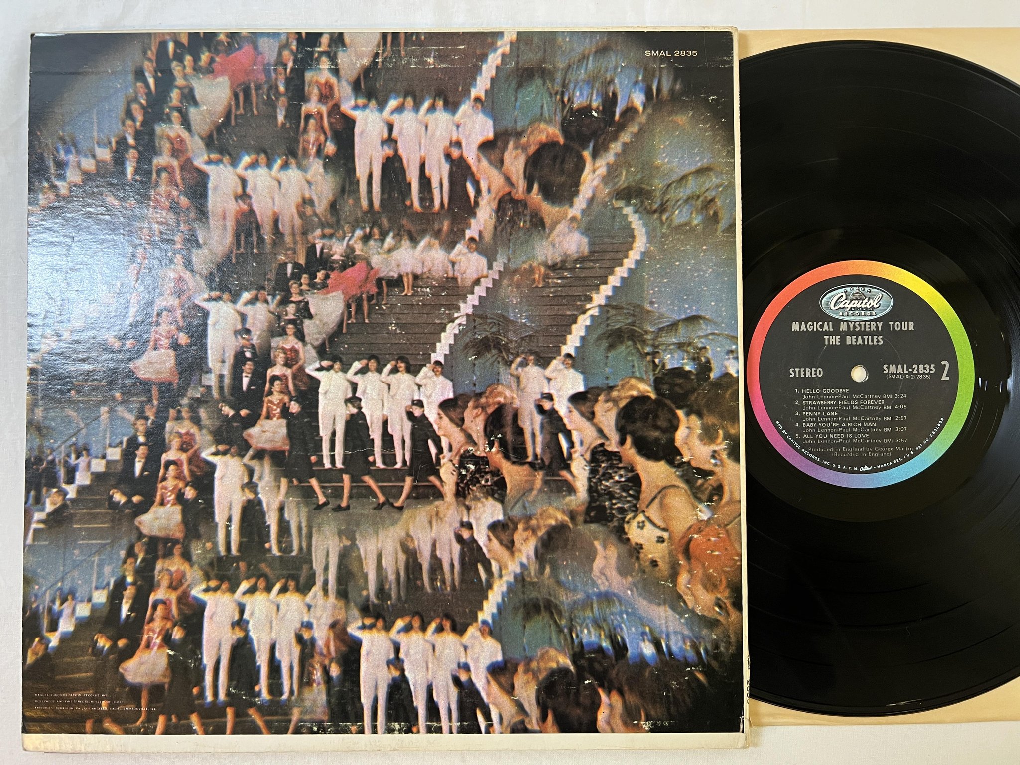 Omslagsbild för skivan THE BEATLES mystery tour LP US CAPITOL SMAL 2835