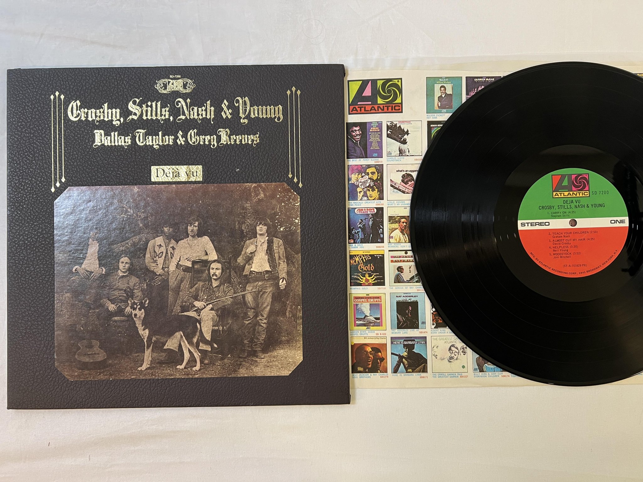 Omslagsbild för skivan CROSBY STILLS NASH & YOUNG deja vu LP US ATLANTIC SD 7200