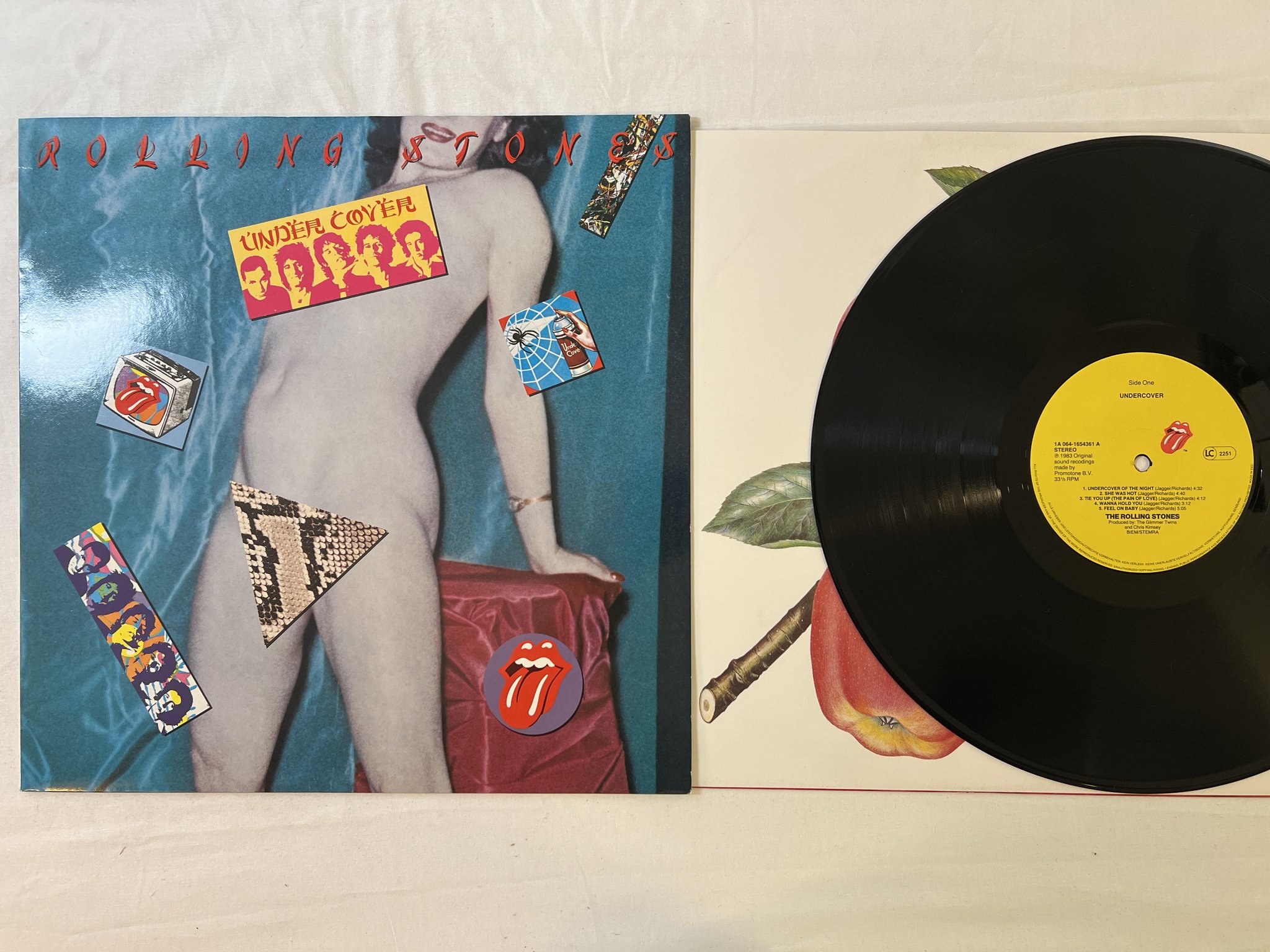 Omslagsbild för skivan THE ROLLING STONES undercover LP -83 EEC 1A 064-1654361