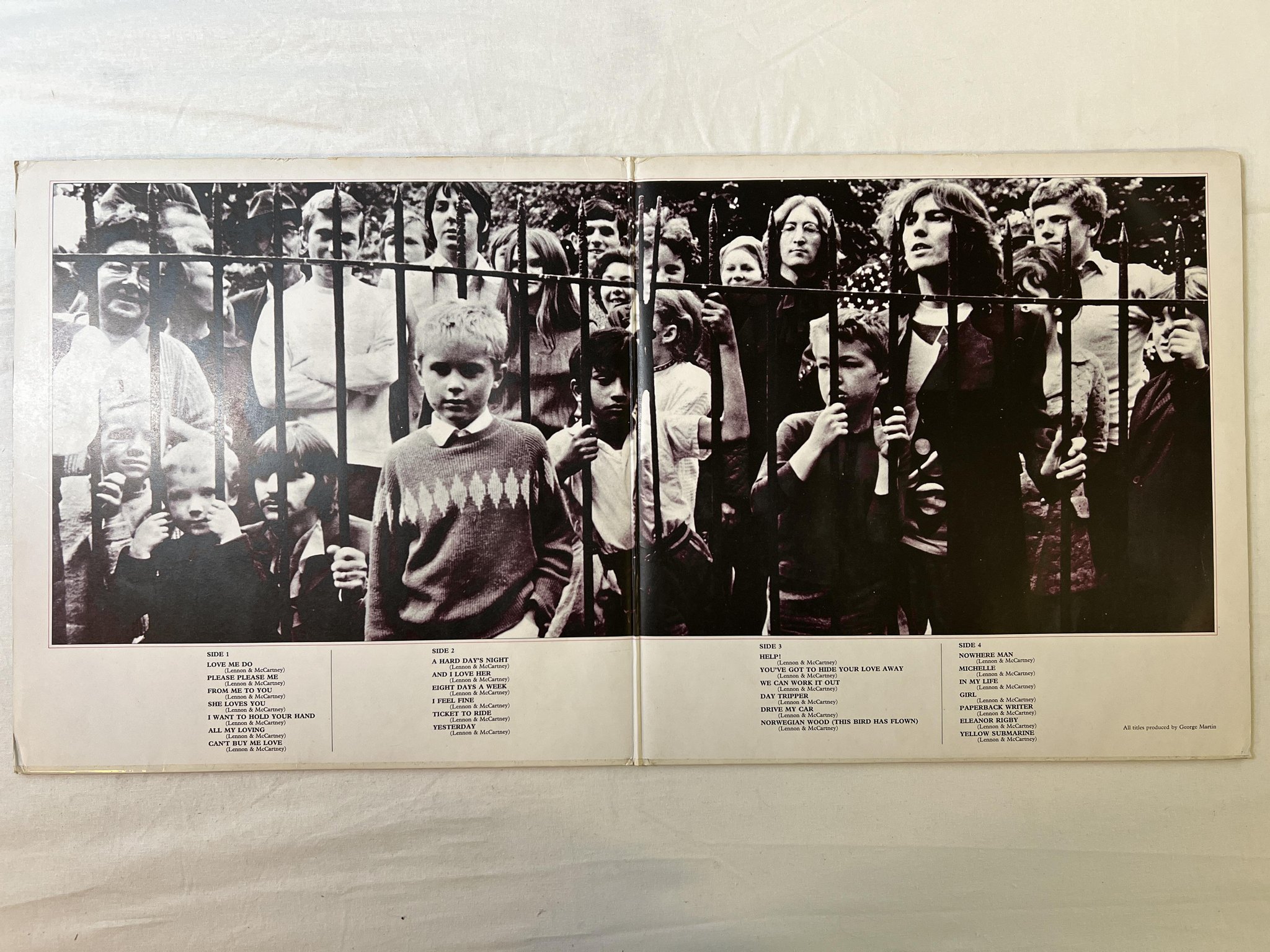 Omslagsbild för skivan THE BEATLES 1962-1966 2xLP UK APPLE PCS 7171/2