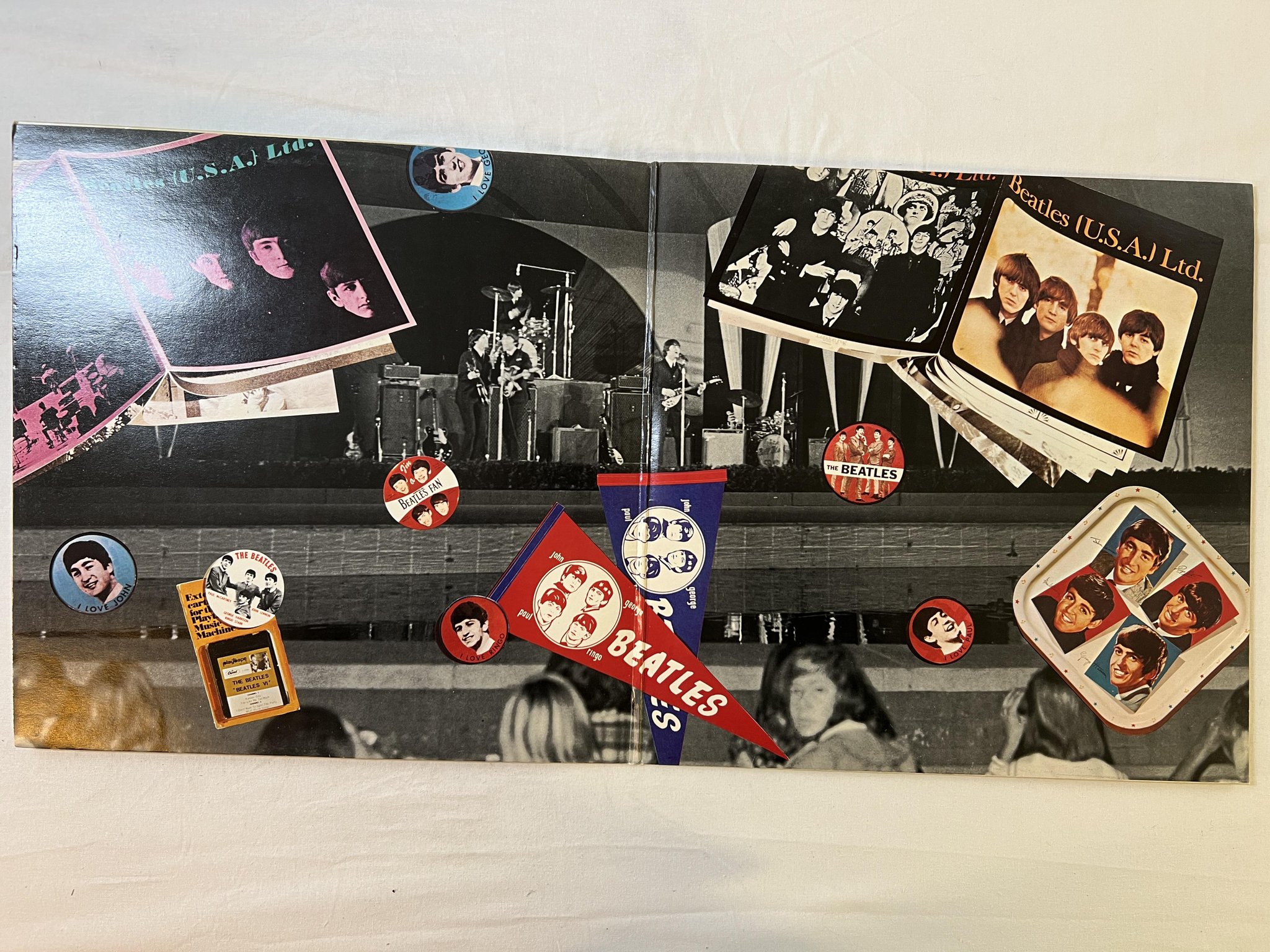 Omslagsbild för skivan THE BEATLES at the Hollywood bowl LP UK PARLOPHONE EMTV 4