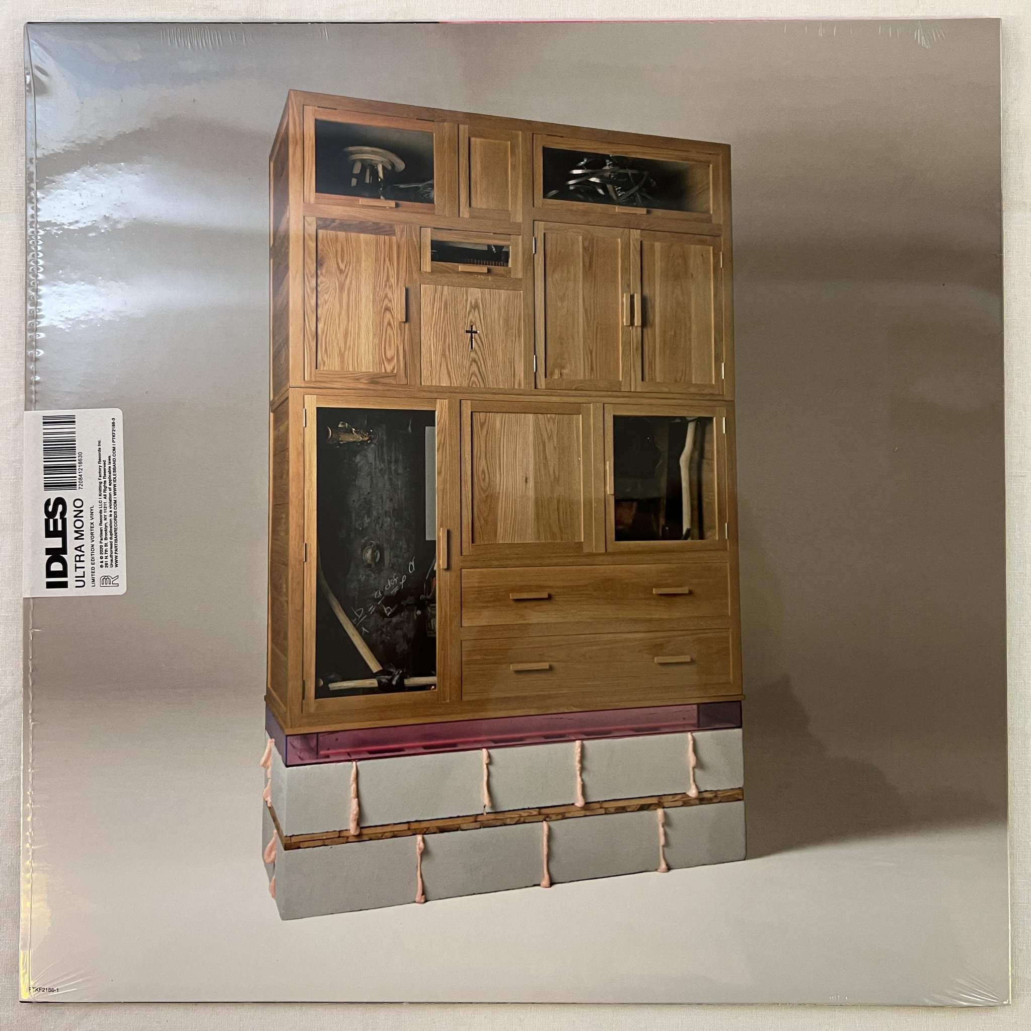 Omslagsbild för skivan IDLES Ultra Mono LP 2020 PARTISAN PTKF2186-3 *** POST PUNK *** sealed