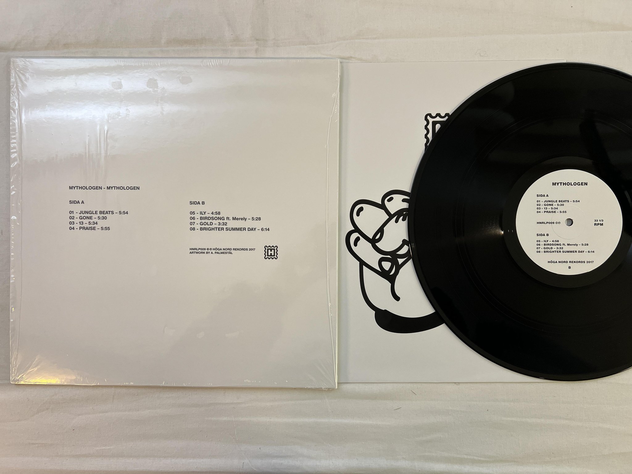 Omslagsbild för skivan MYTHOLOGEN s/t LP Swe 2017 HÖGA NORD HNRLP009