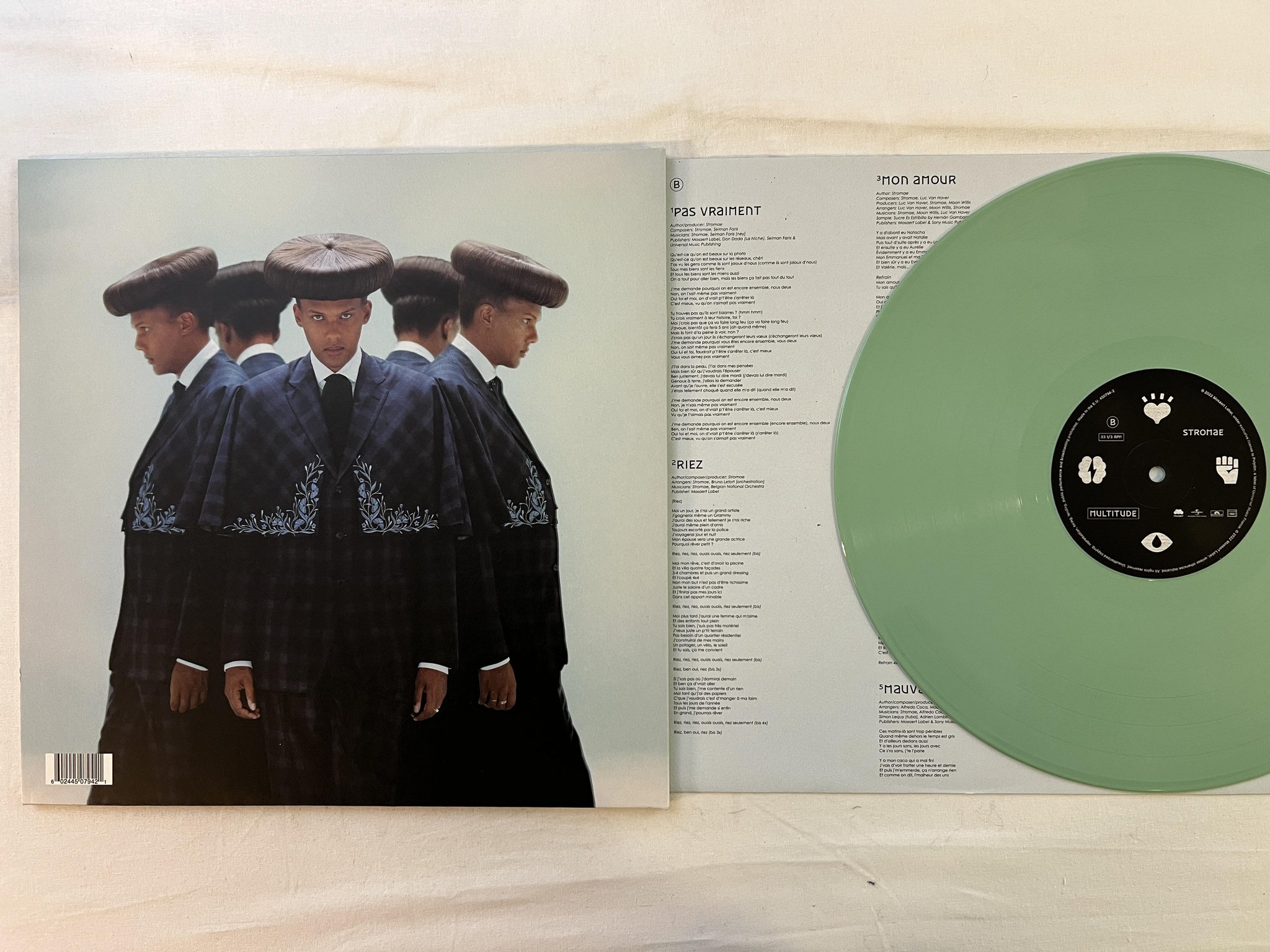 Omslagsbild för skivan STROMAE multitude LP 2022 MOSAERT 602445079421 Indie pop ** GREEN VINYL **