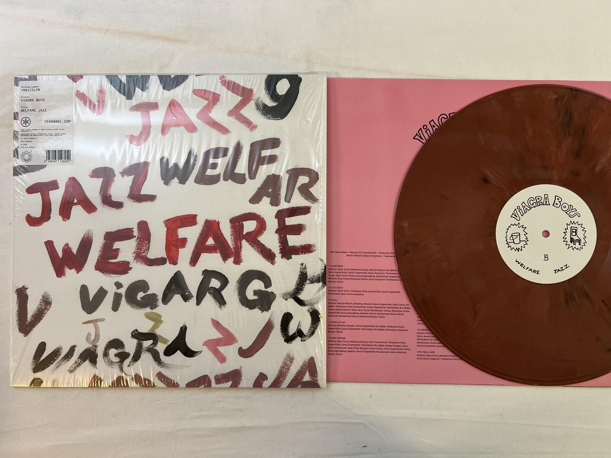 Omslagsbild för skivan VIAGRA BOYS Welfare Jazz LP + CD 2021 year0001 YR0123LPR ** COLURED VINYL **