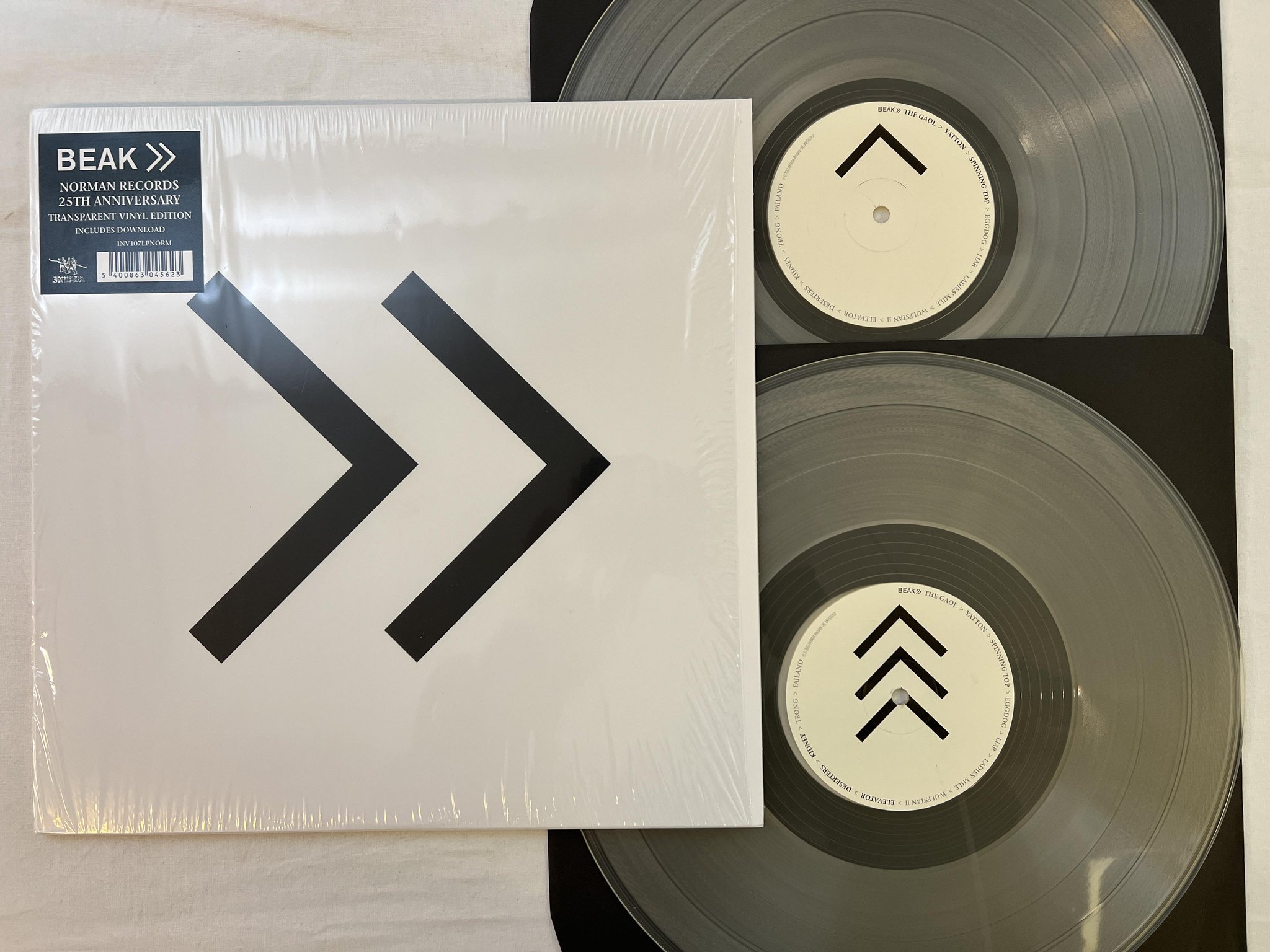 Omslagsbild för skivan BEAK> - Beak>> 2xLP 2021 UK INVADA INV107LP *** transparent vinyl ***