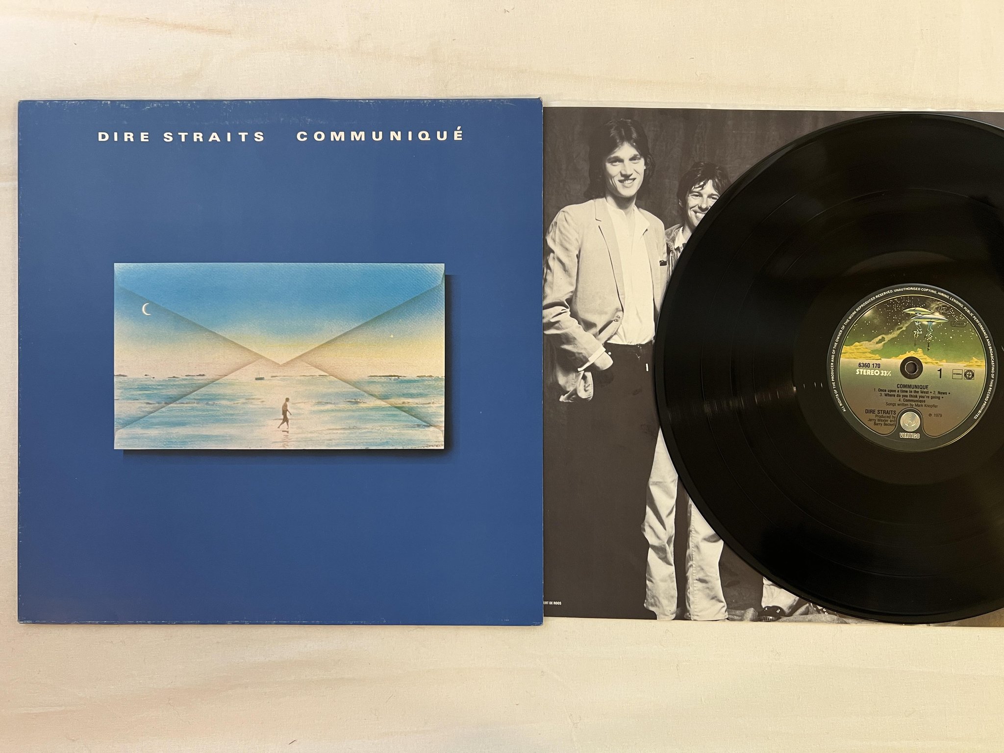 Omslagsbild för skivan DIRE STRAITS communique LP -79 VERTIGO 6360 170