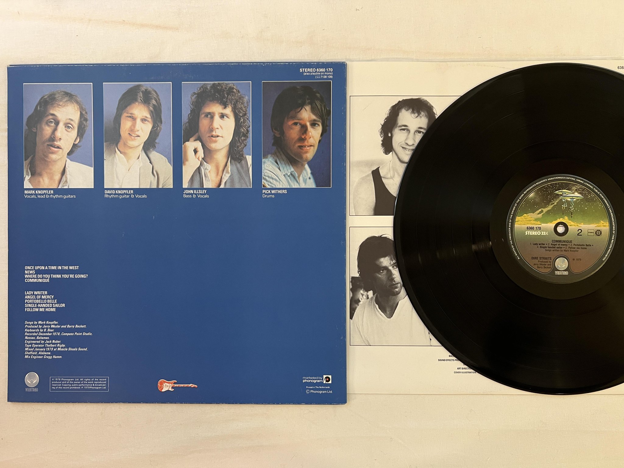 Omslagsbild för skivan DIRE STRAITS communique LP -79 VERTIGO 6360 170