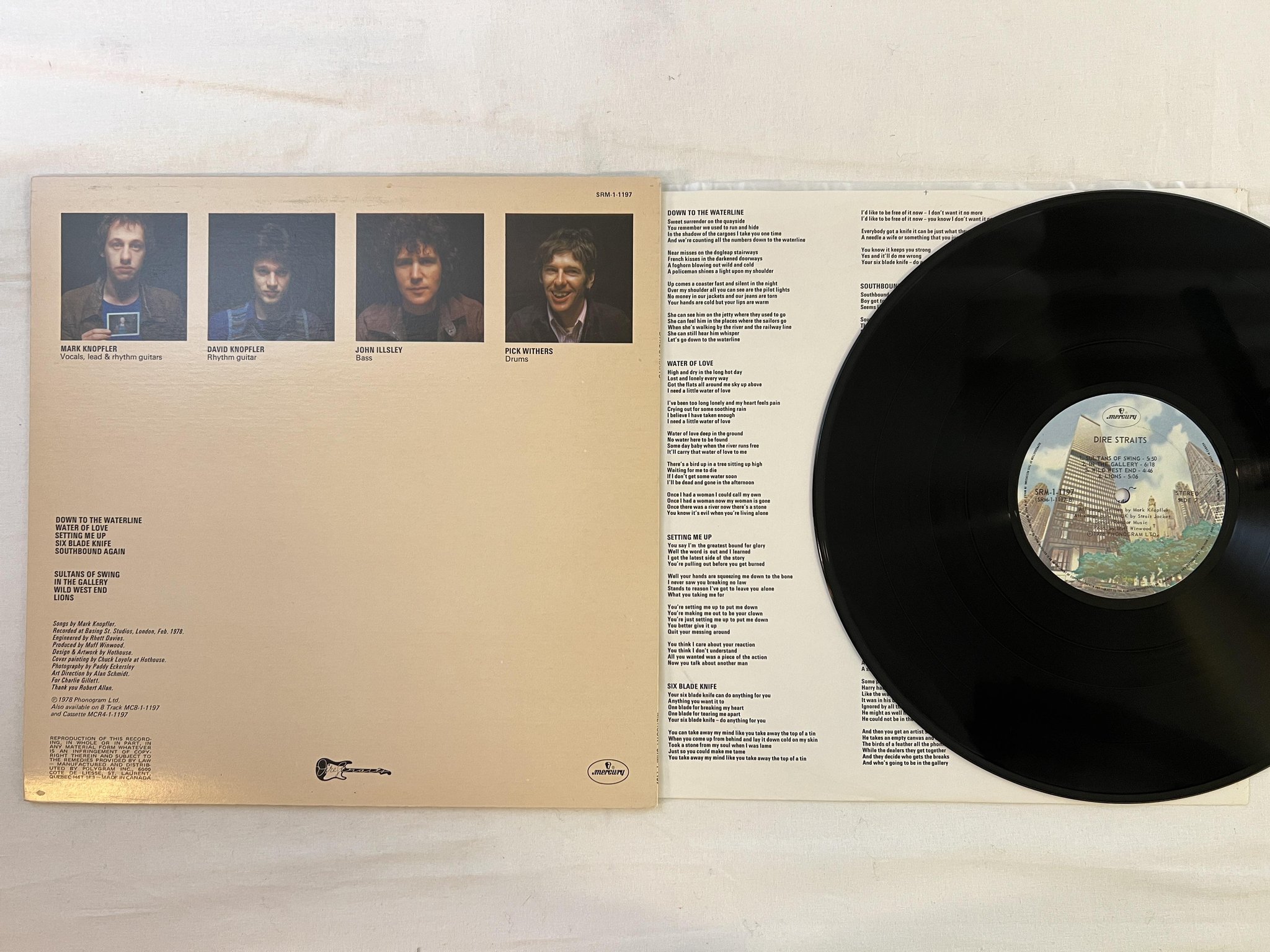 Omslagsbild för skivan DIRE STRAITS s/t LP -78 Can MERCURY SRM-1-1197