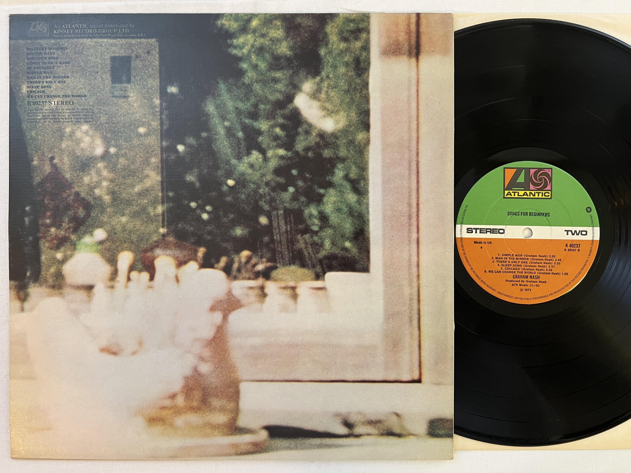 Omslagsbild för skivan GRAHAM NASH songs for beginners LP -71 UK ATLANTIC K 40237