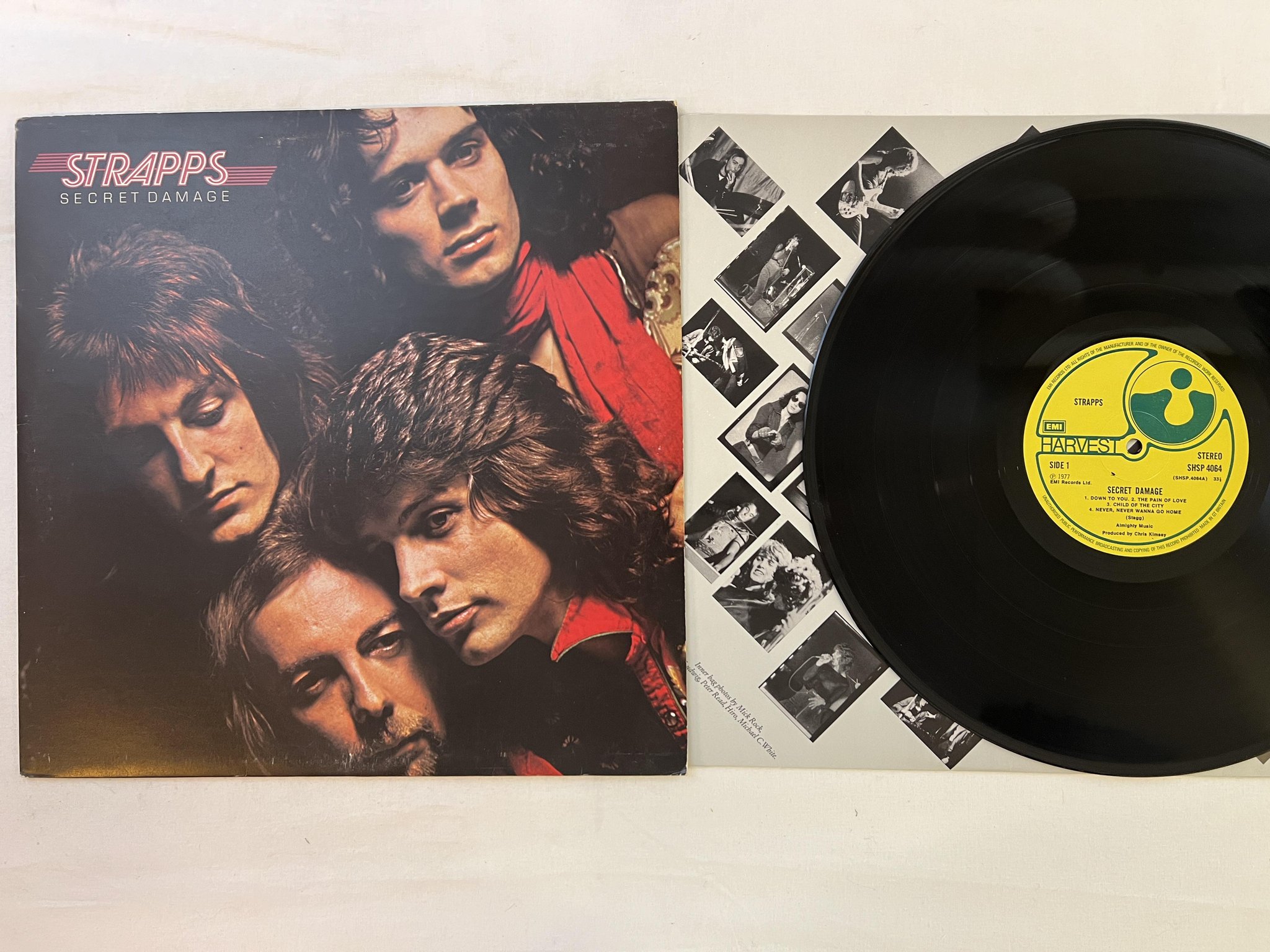 Omslagsbild för skivan STRAPPS secret damage LP -77 HARVEST SHSP 4064