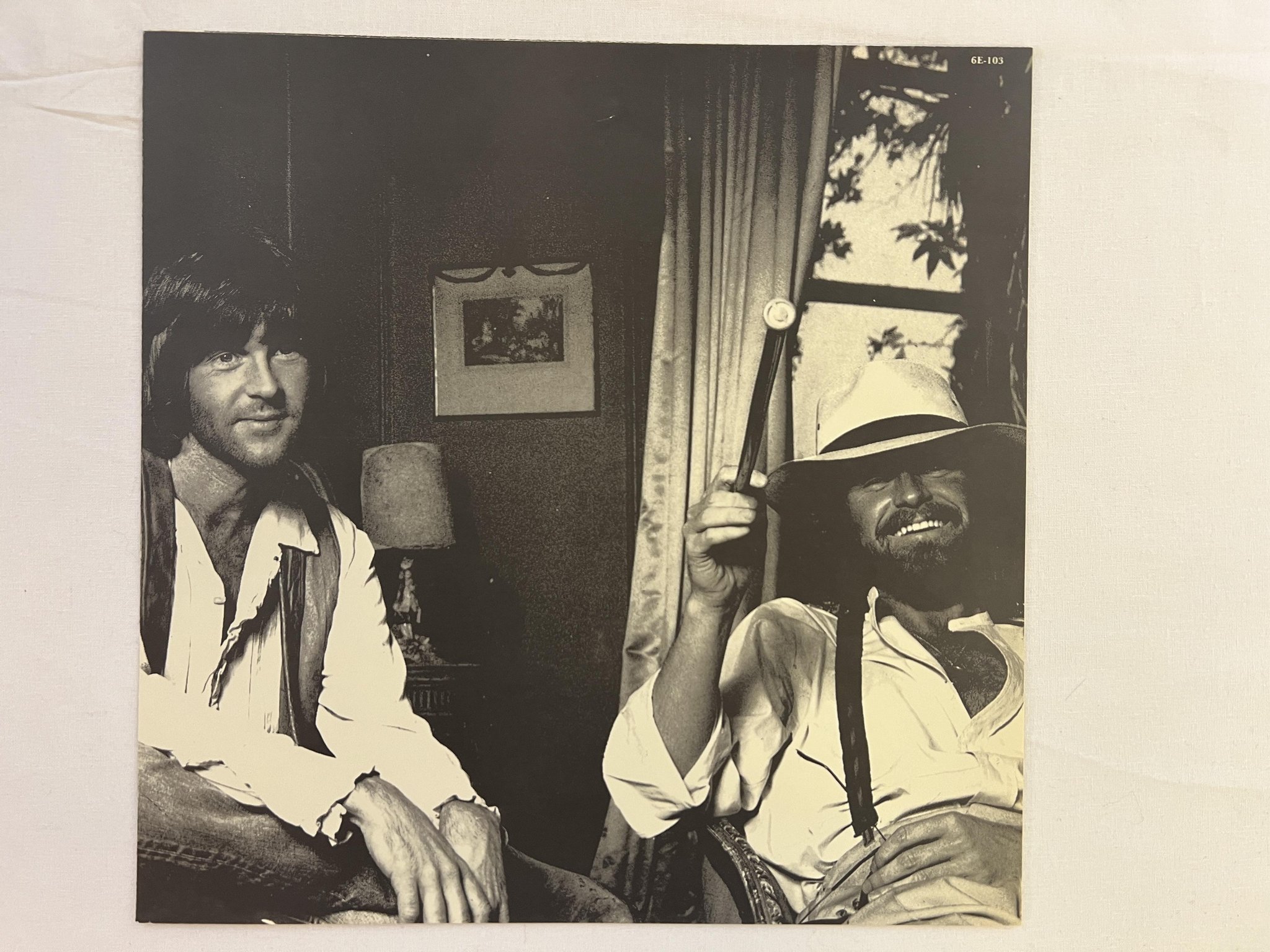 Omslagsbild för skivan THE EAGLES hotel california LP -76 Can WARNER 6E 103