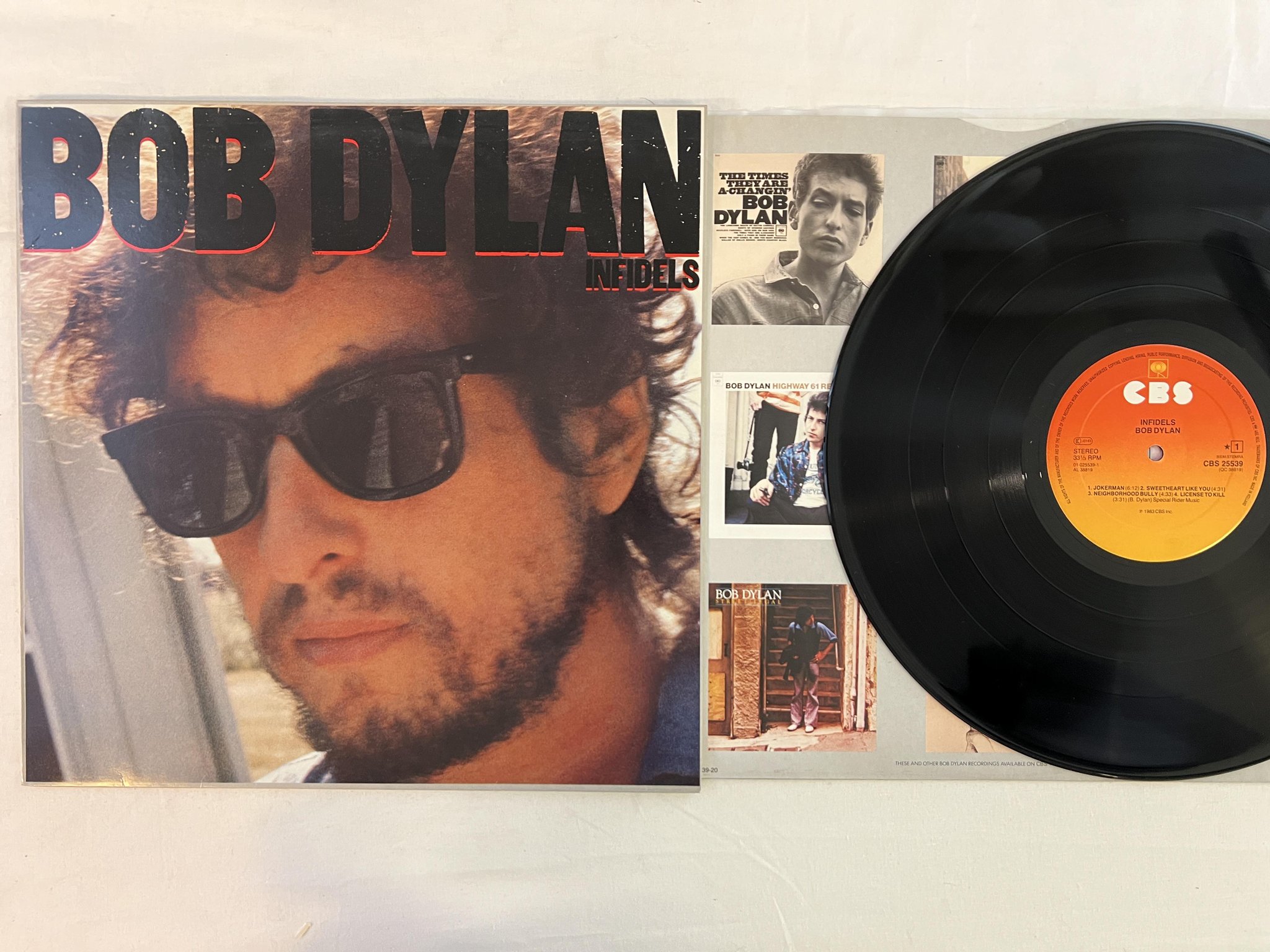 Omslagsbild för skivan BOB DYLAN infidels LP -83 Hol CBS 25539
