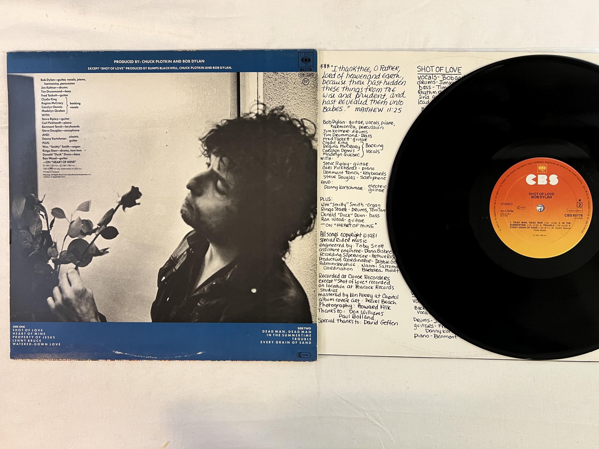 Omslagsbild för skivan BOB DYLAN shot of love LP -81 Hol CBS 85178