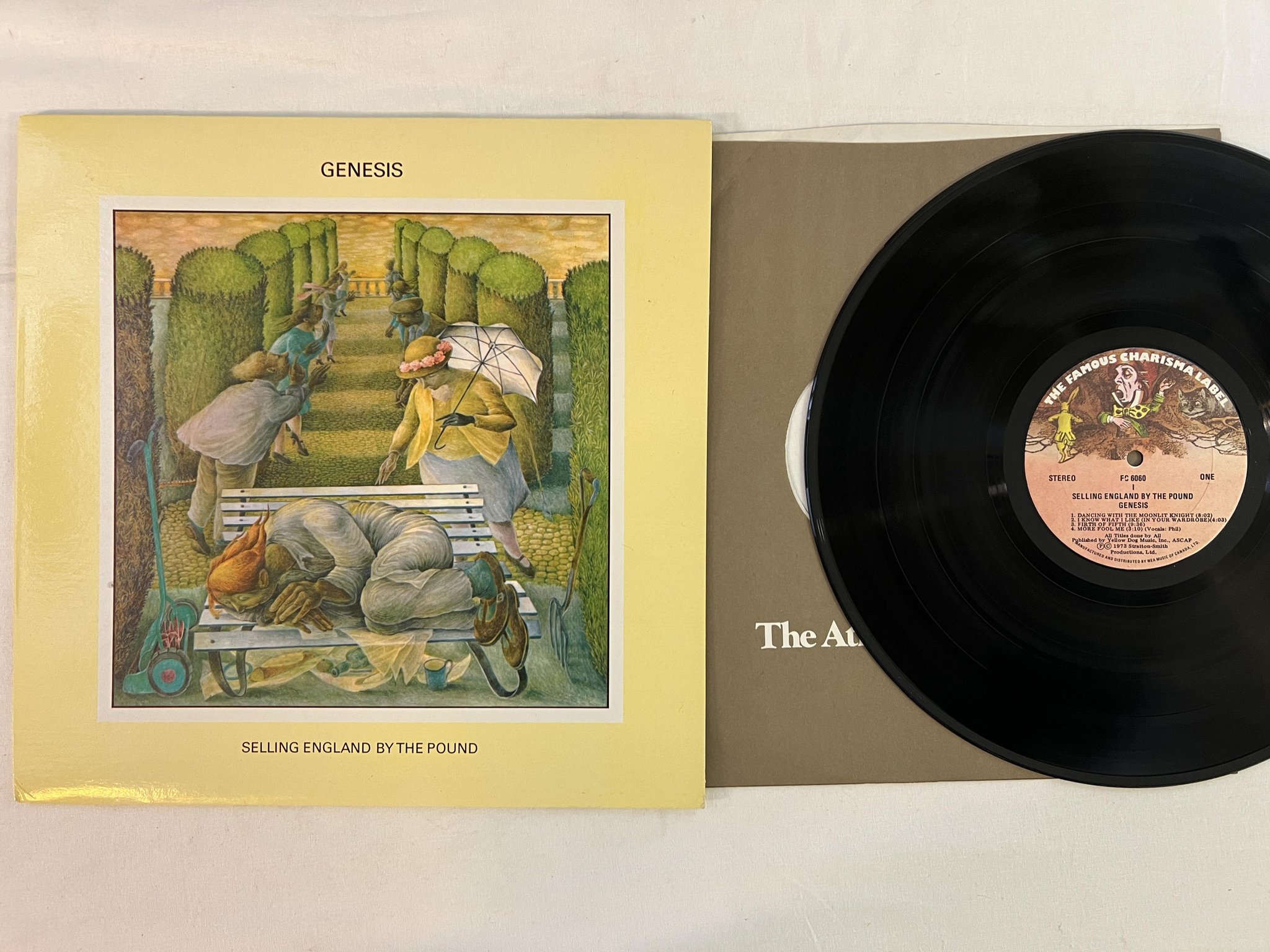 Omslagsbild för skivan GENESIS selling England by the pound LP Can THE FAMOUS CHARISMA LABEL FC 6060