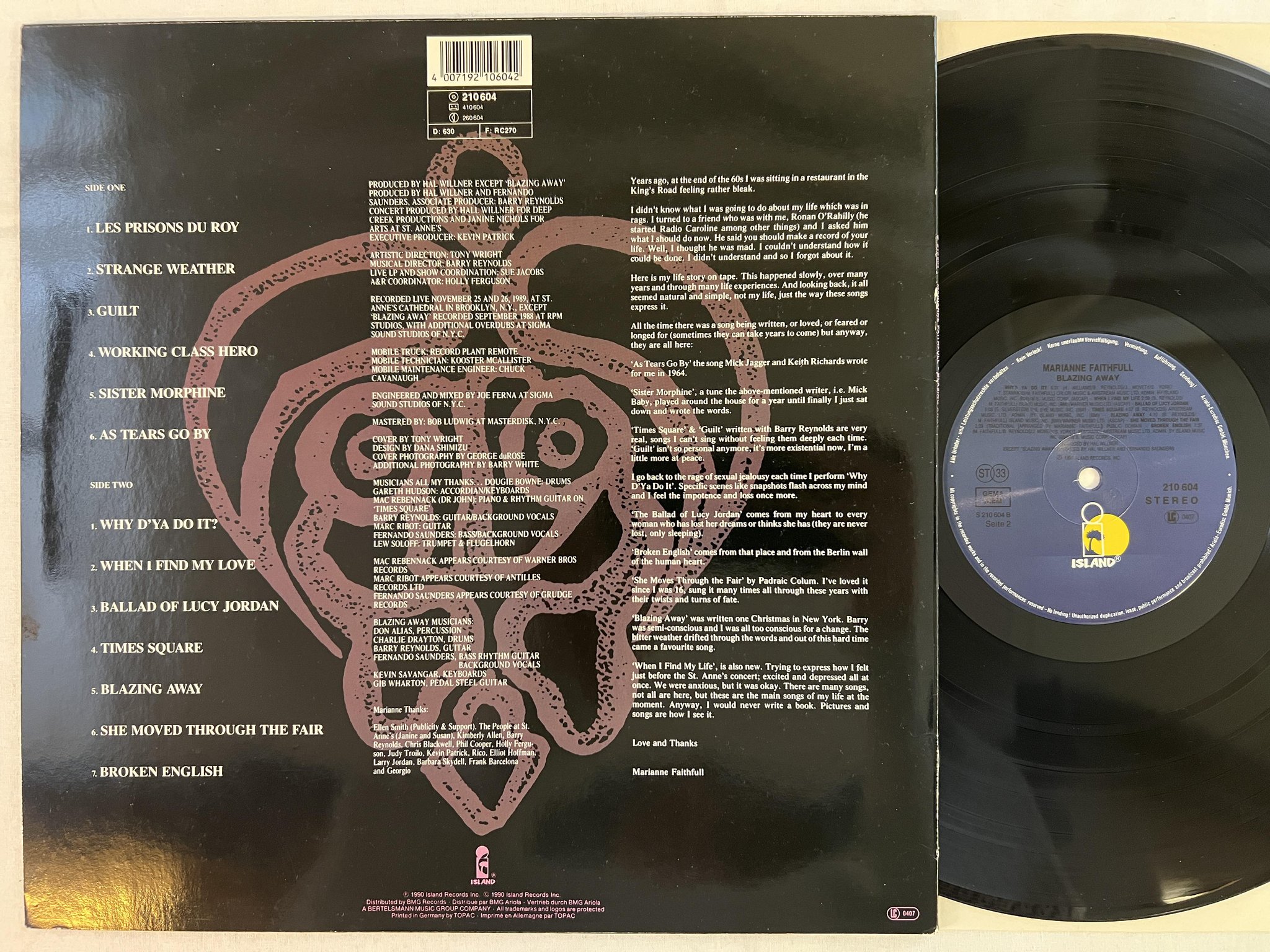 Omslagsbild för skivan MARIANNE FAITHFUL blazing away LP -90 ISLAND 210 604