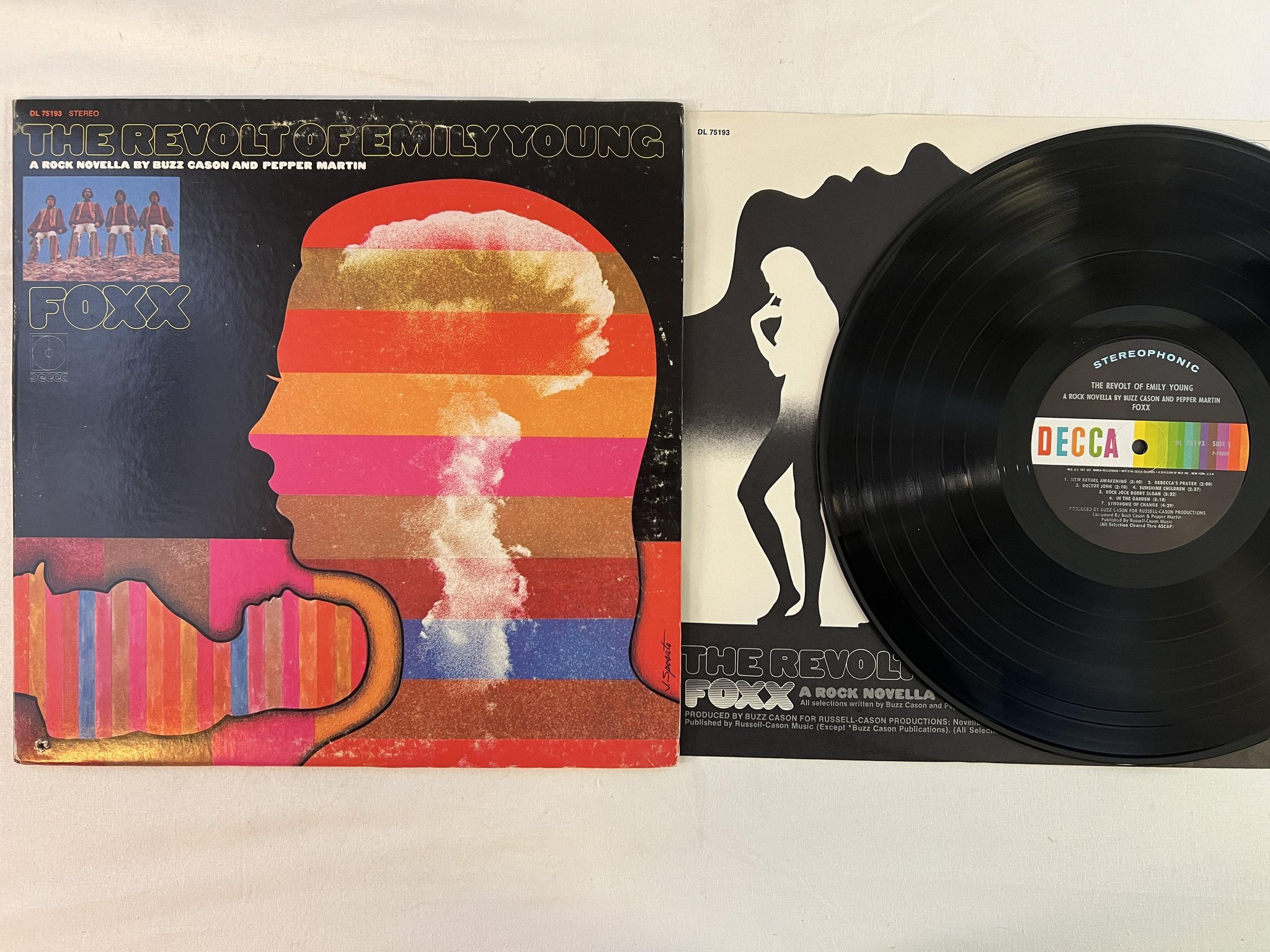 Omslagsbild för skivan FOXX The Revolt Of Emily Young LP -70 US decca DL 75193