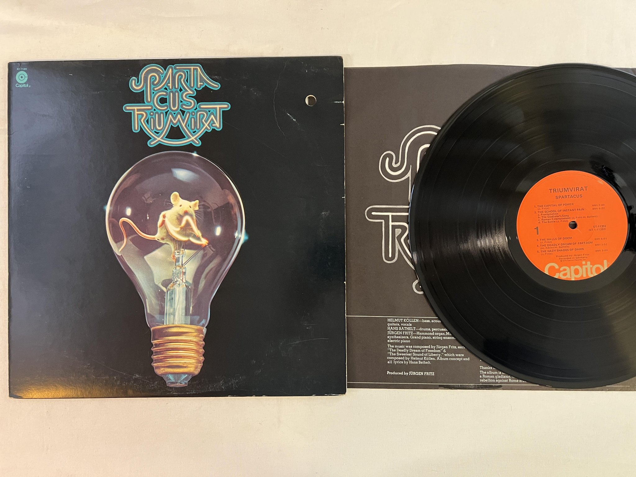 Omslagsbild för skivan TRIUMVIRAT spartacus LP -75 CAPITOL ST 11392