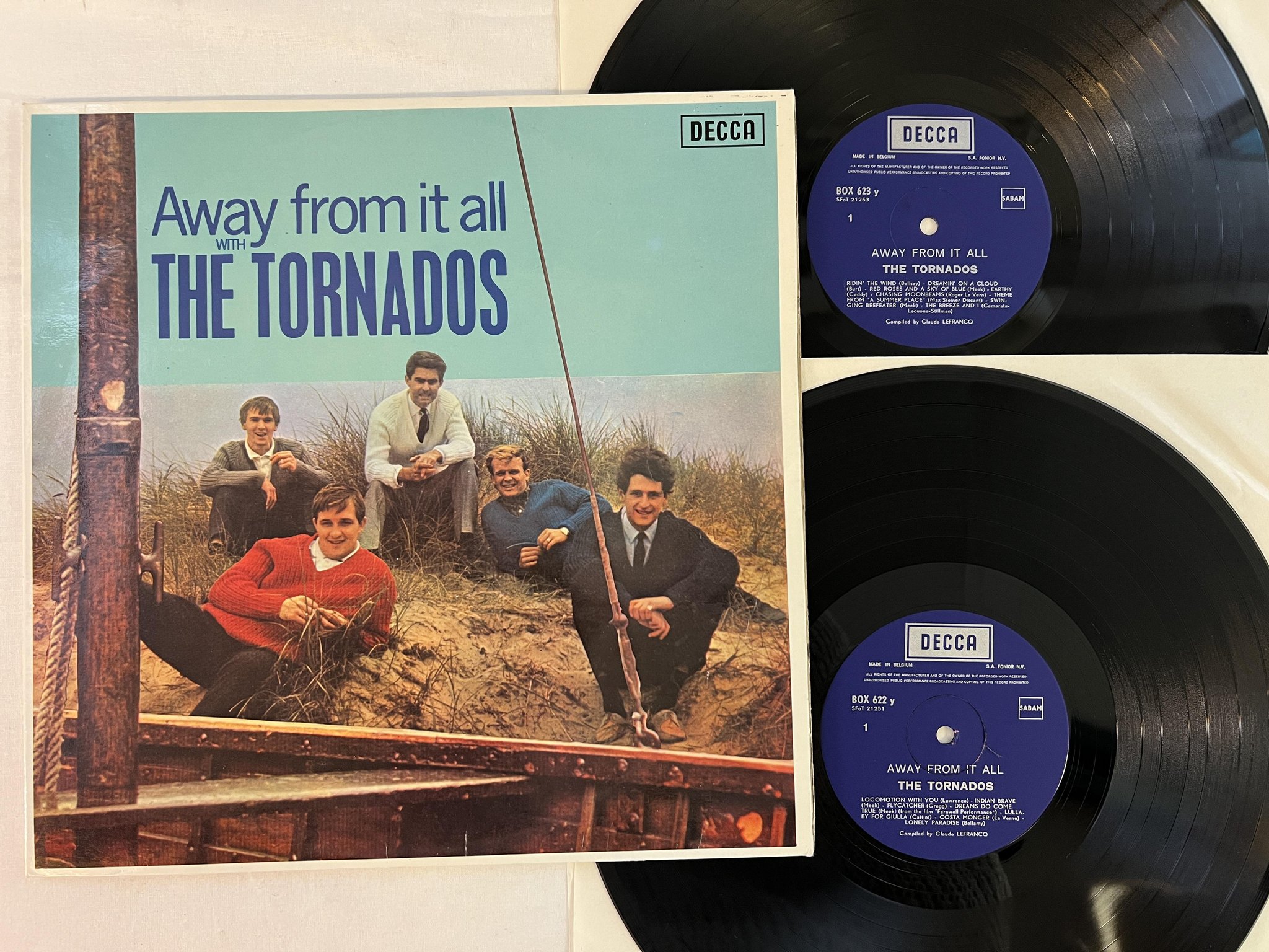 Omslagsbild för skivan THE TORNADOS away from it all 2xLP Belgium DECCA BOX 622/23