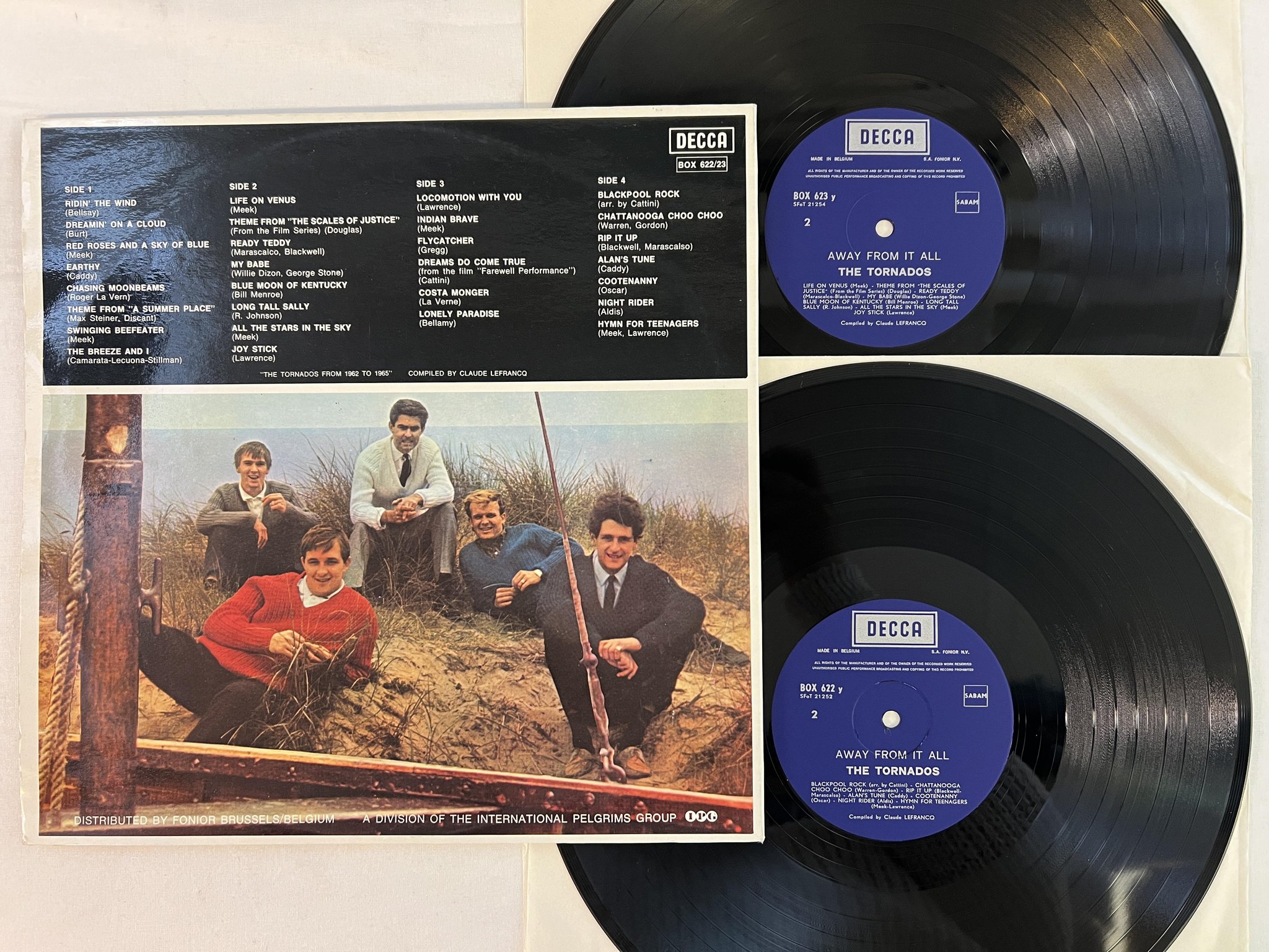 Omslagsbild för skivan THE TORNADOS away from it all 2xLP Belgium DECCA BOX 622/23